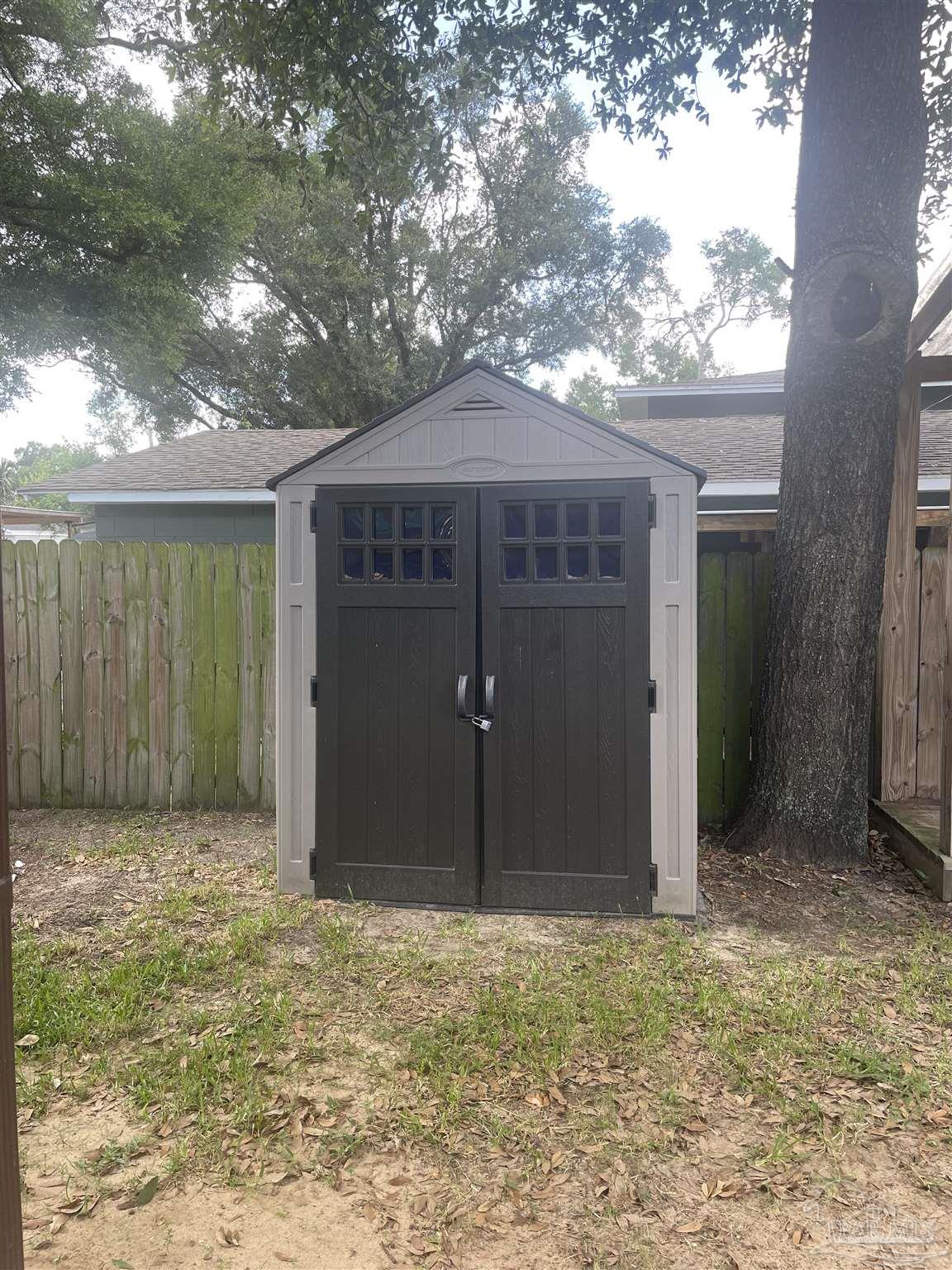 2012 W Government St