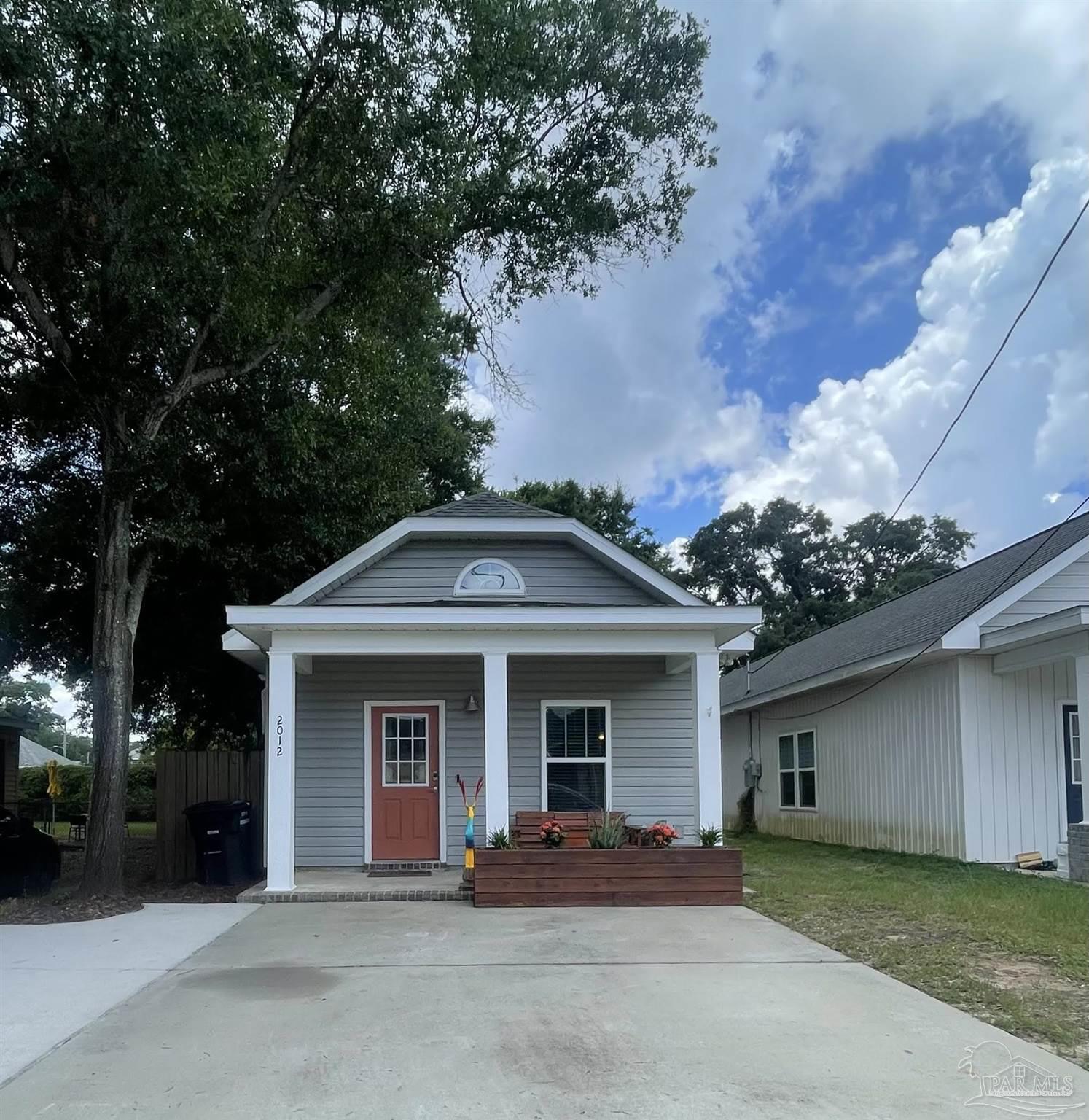 2012 W Government St