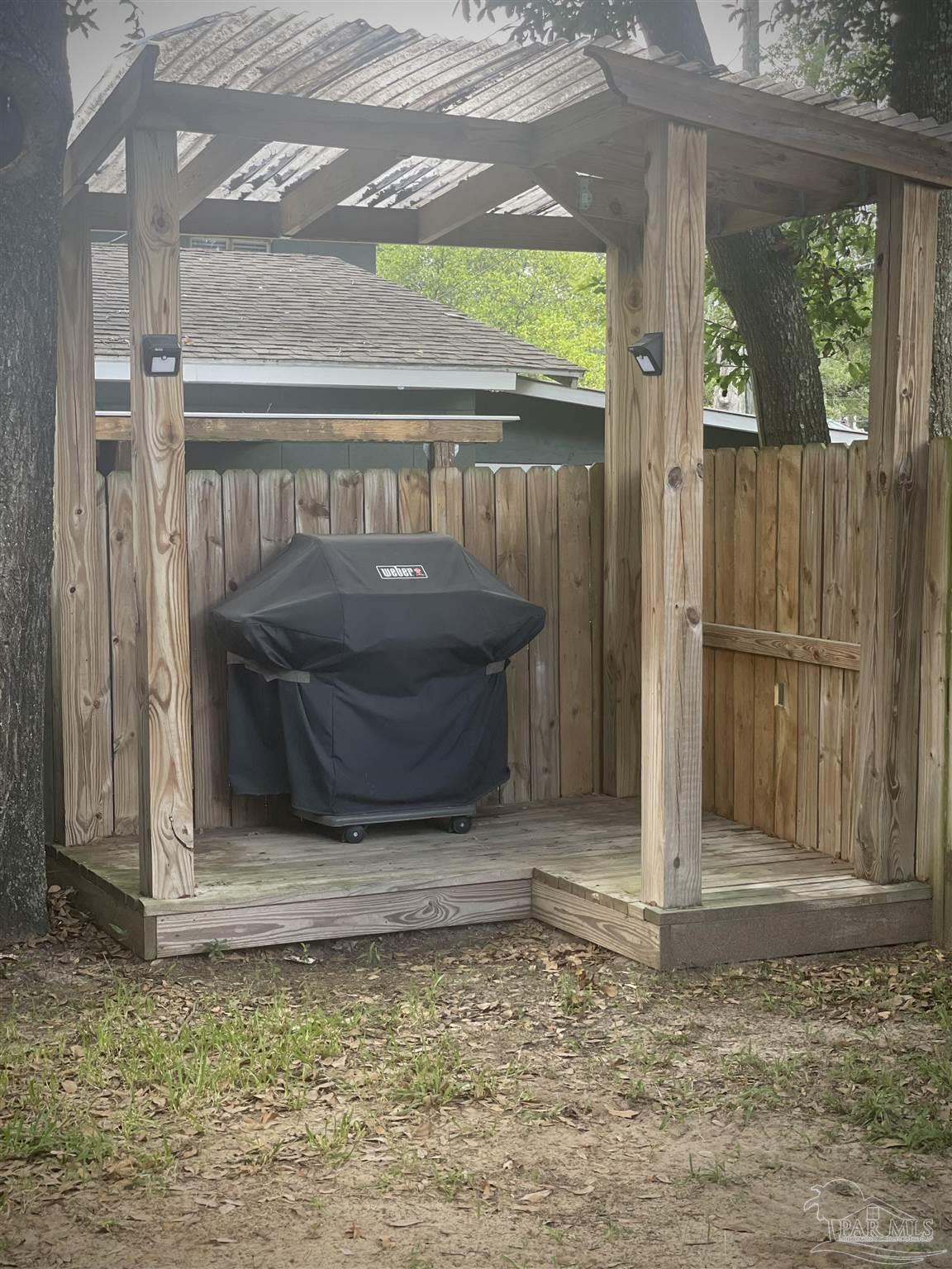 2012 W Government St