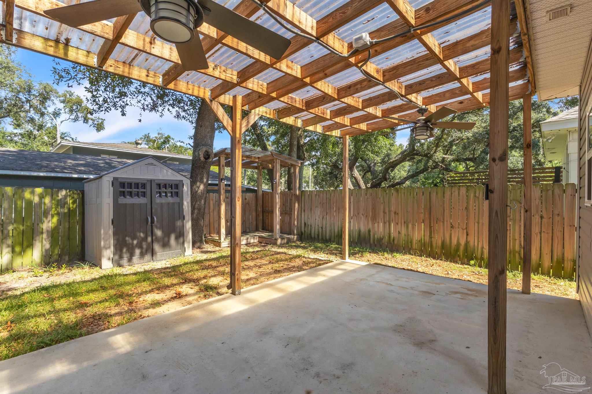 2012 W Government St