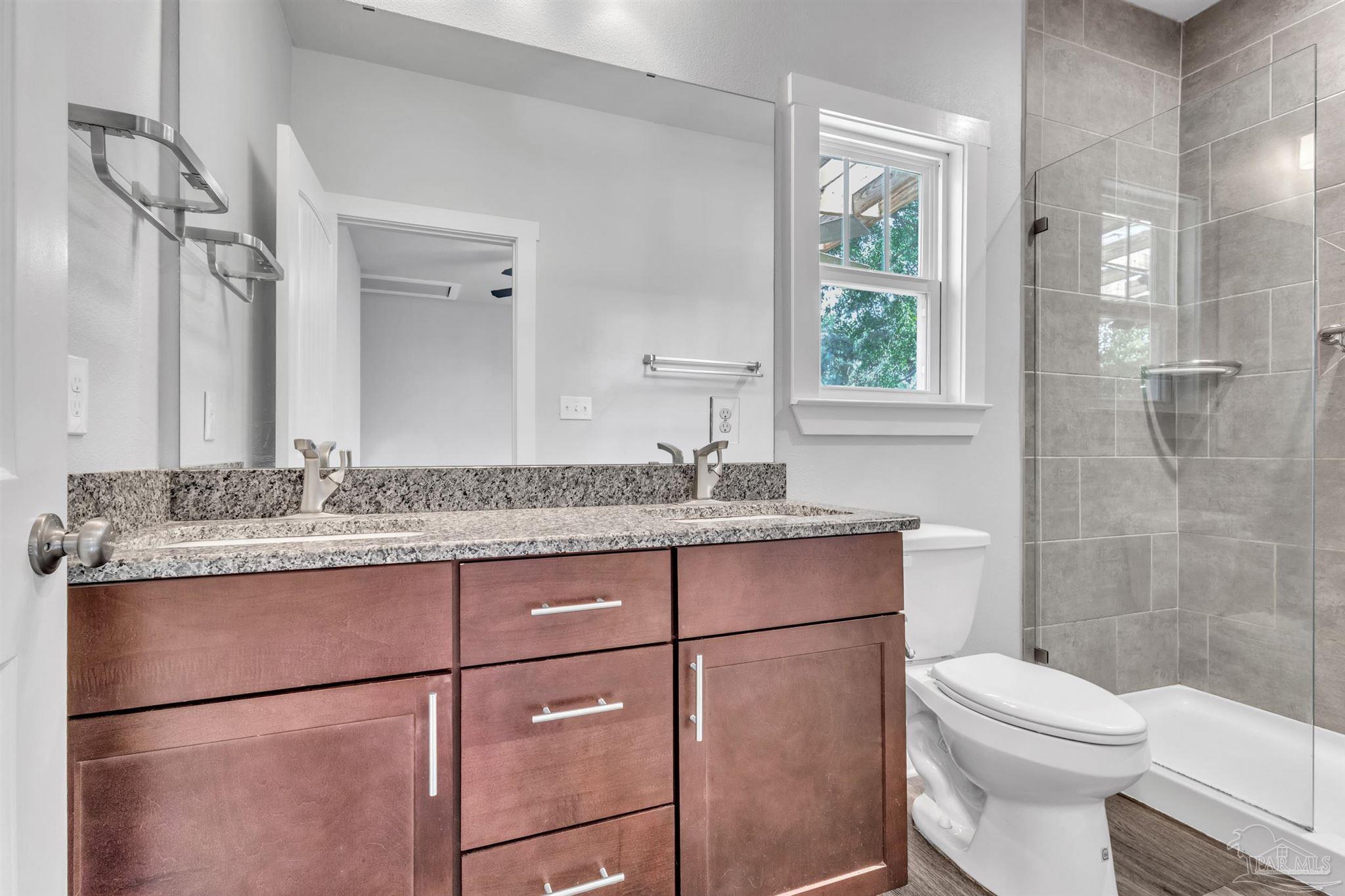 2012 W Government St