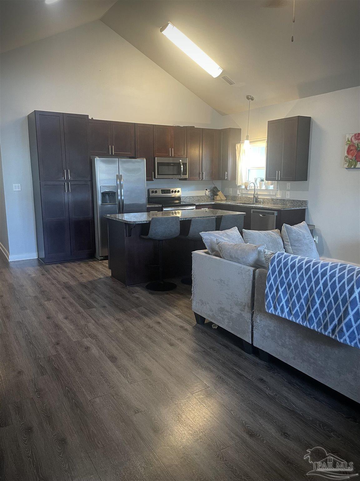 2012 W Government St