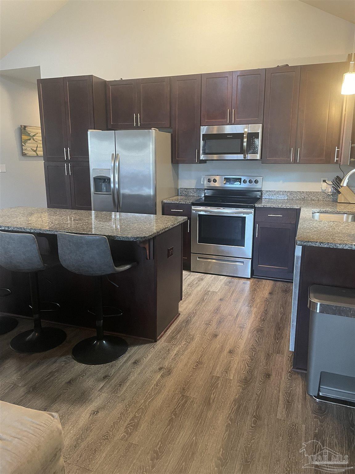 2012 W Government St