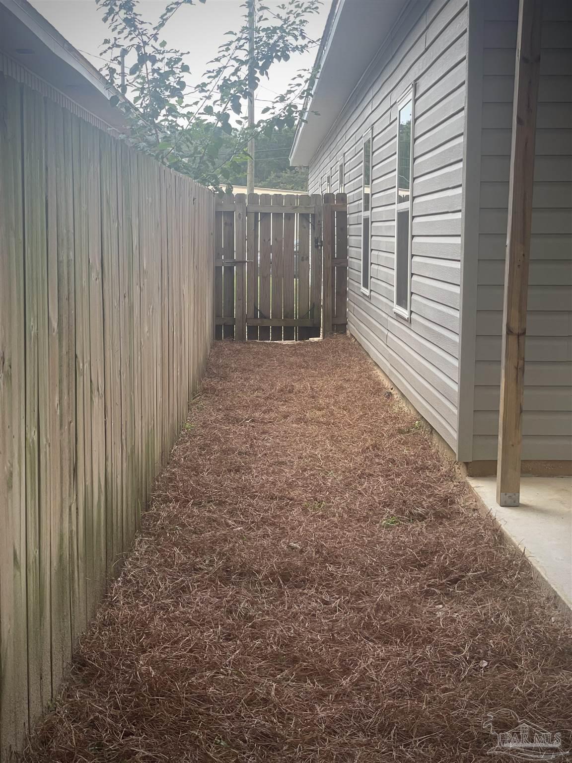 2012 W Government St