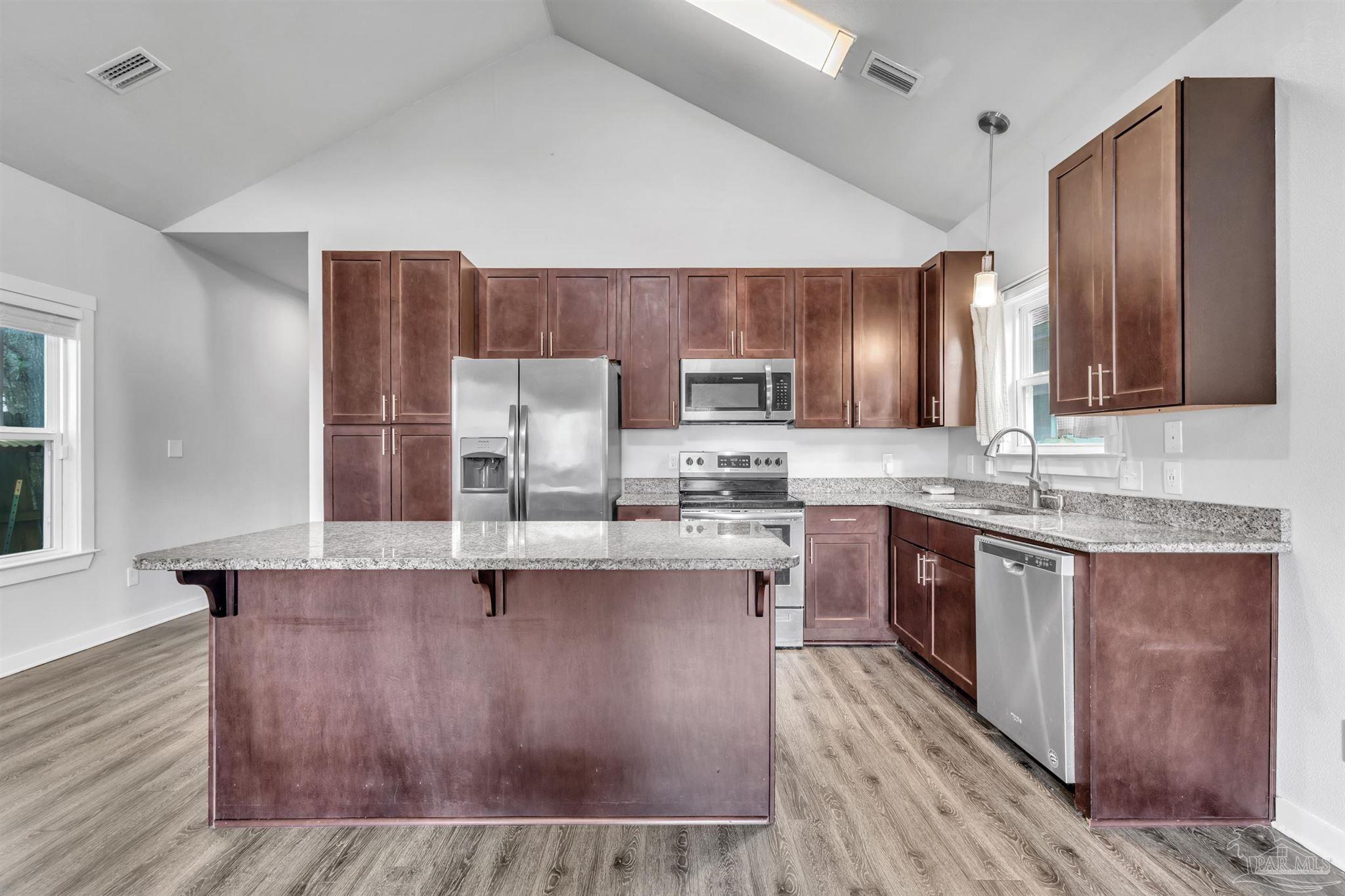 2012 W Government St