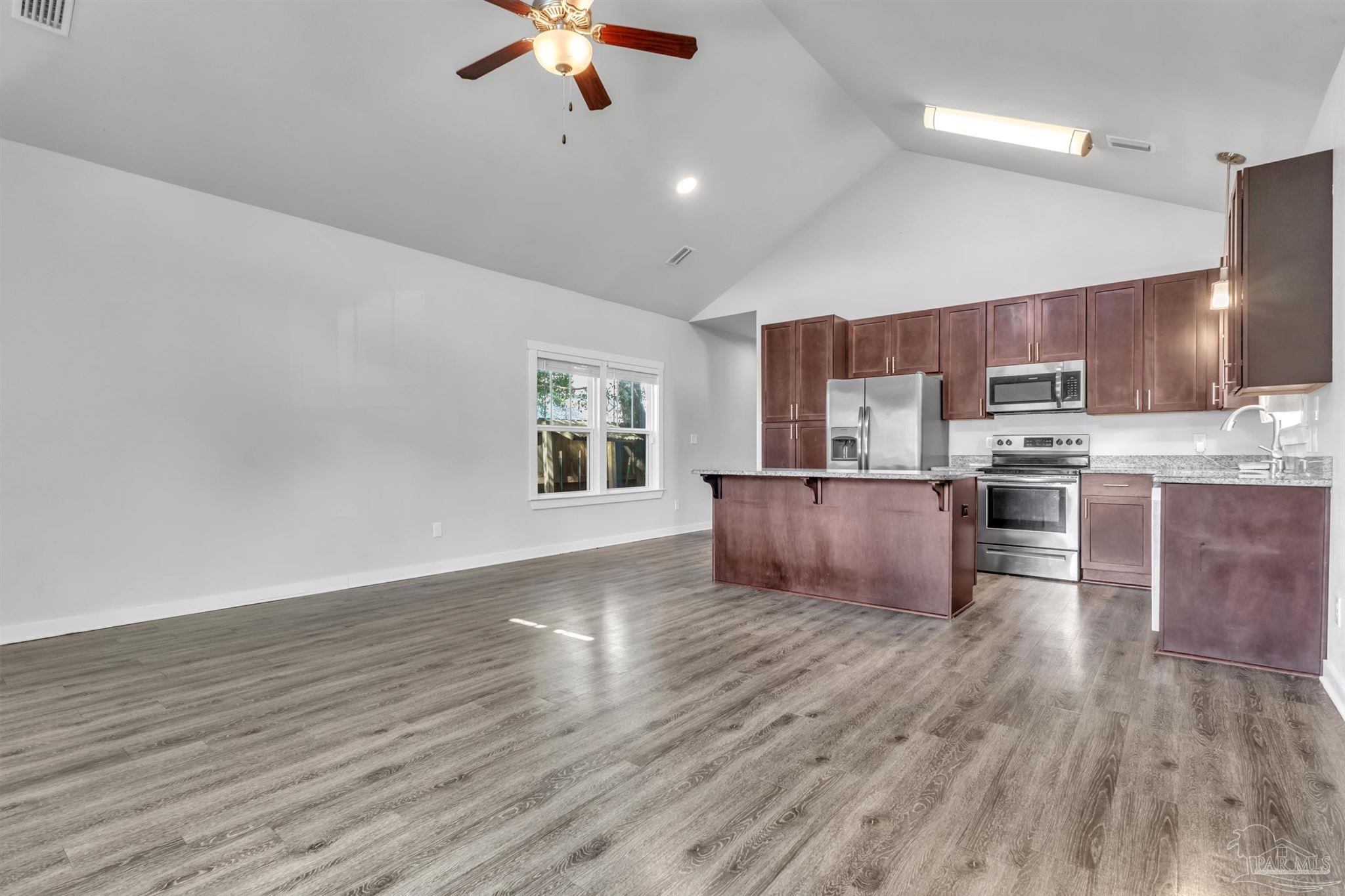 2012 W Government St