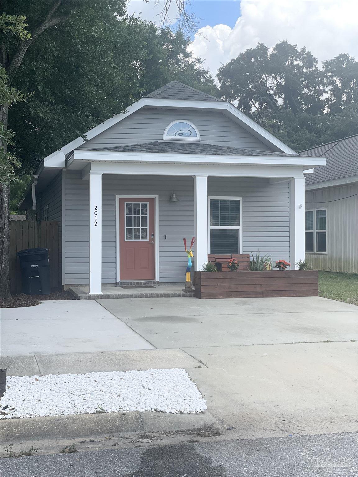 2012 W Government St