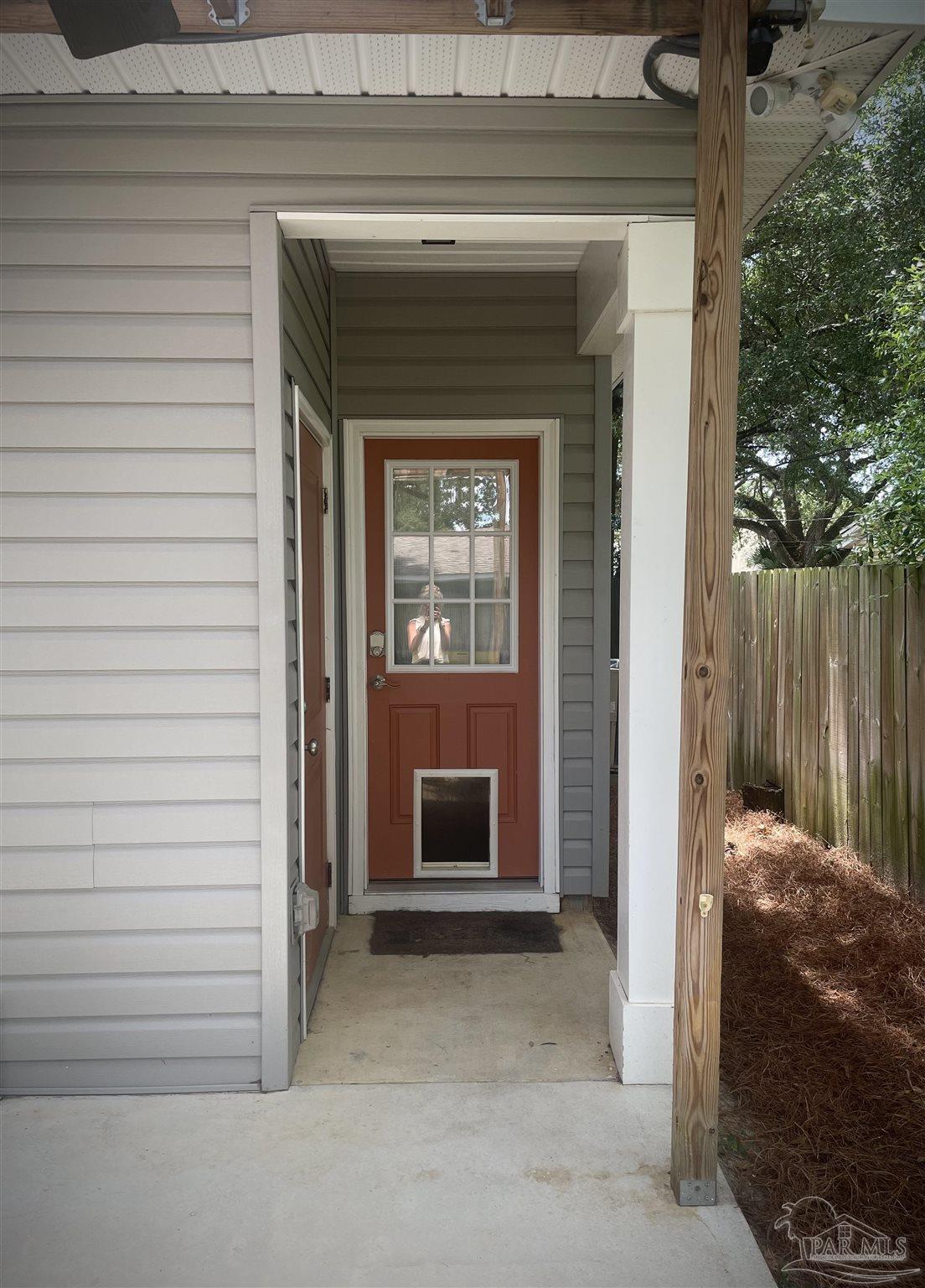 2012 W Government St