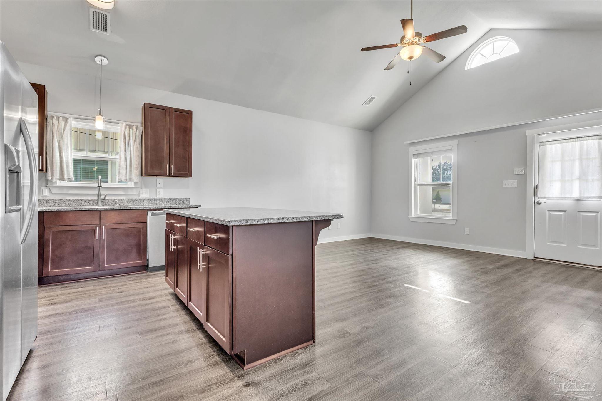 2012 W Government St