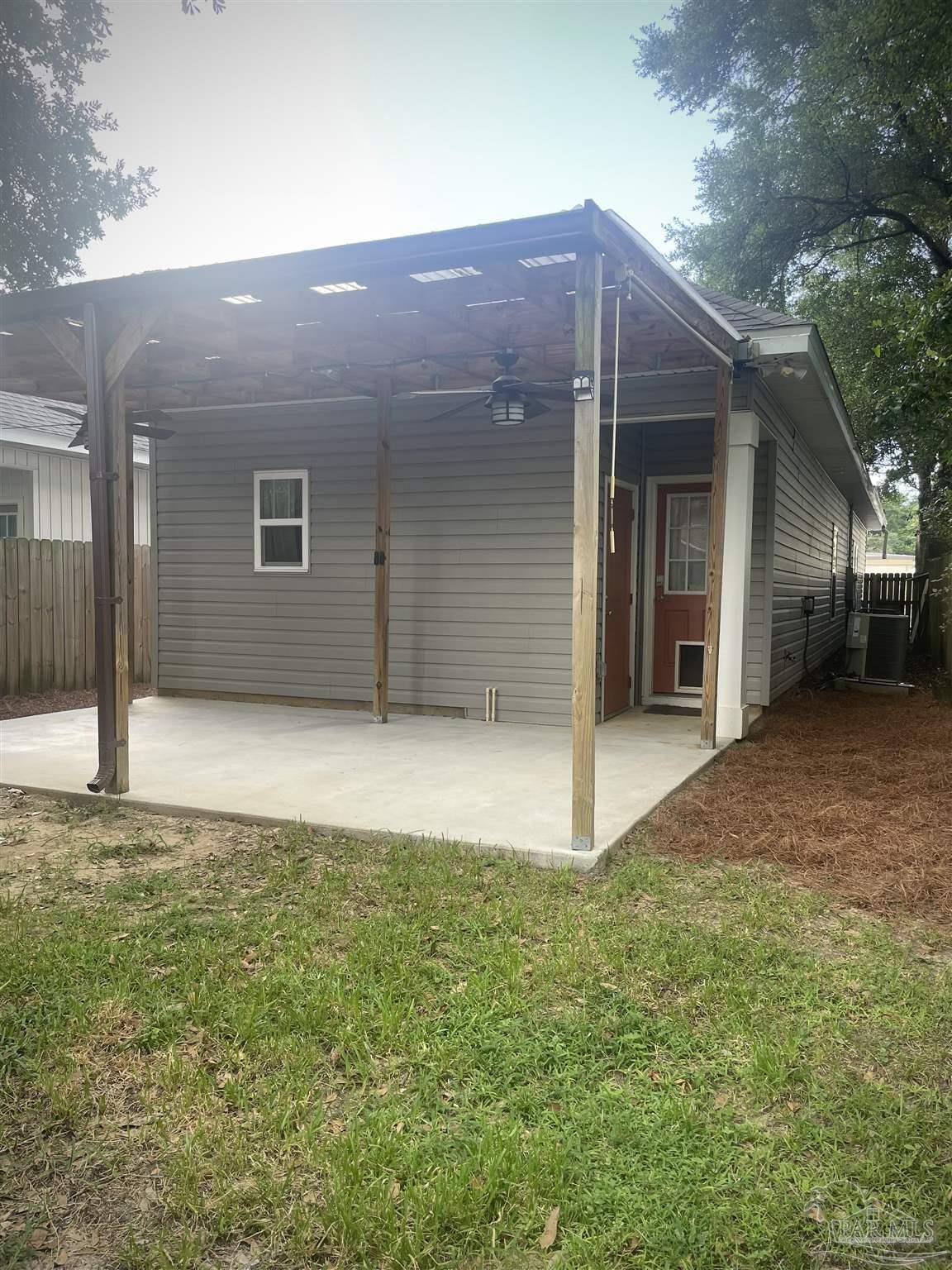 2012 W Government St