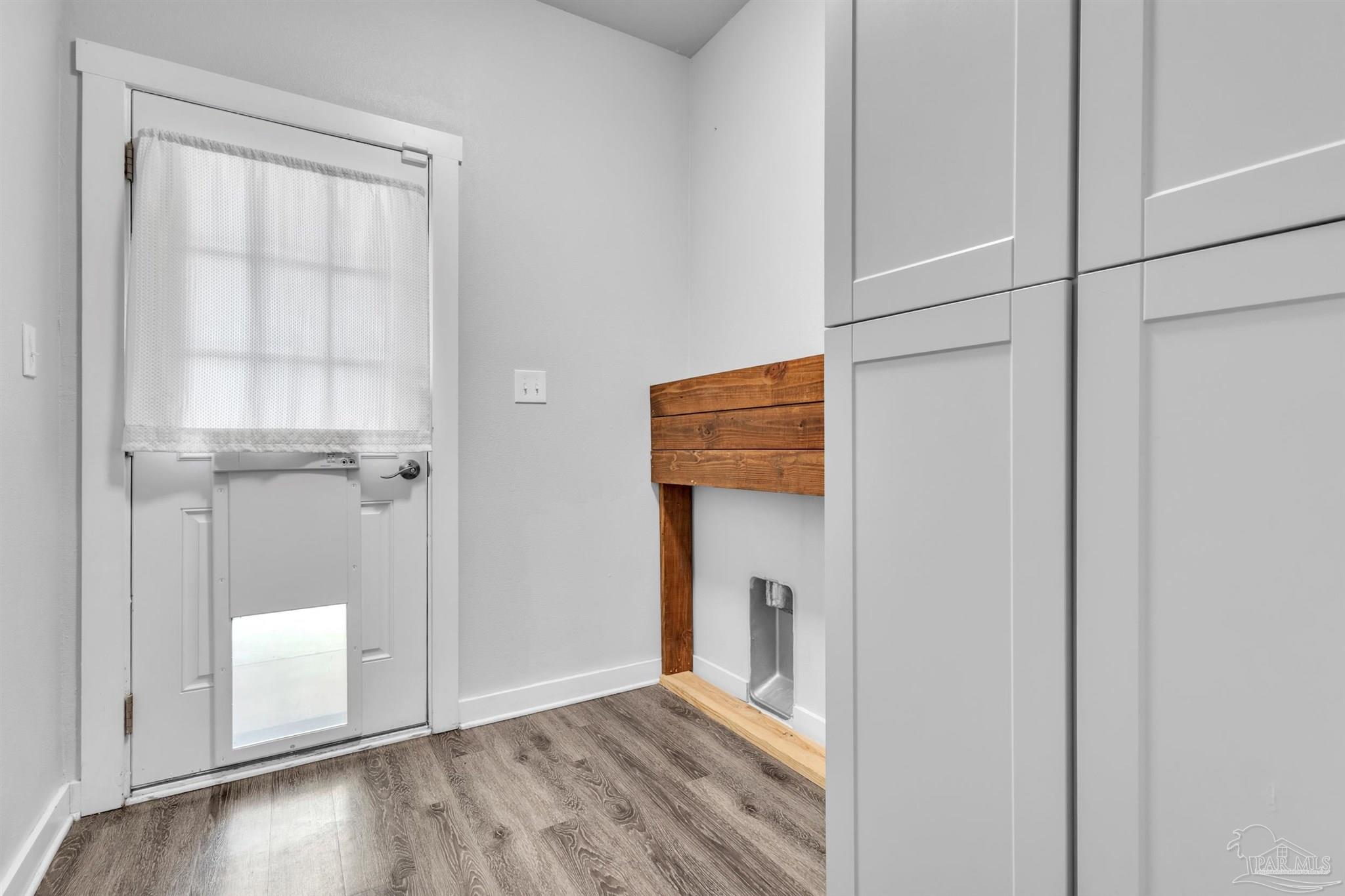 2012 W Government St