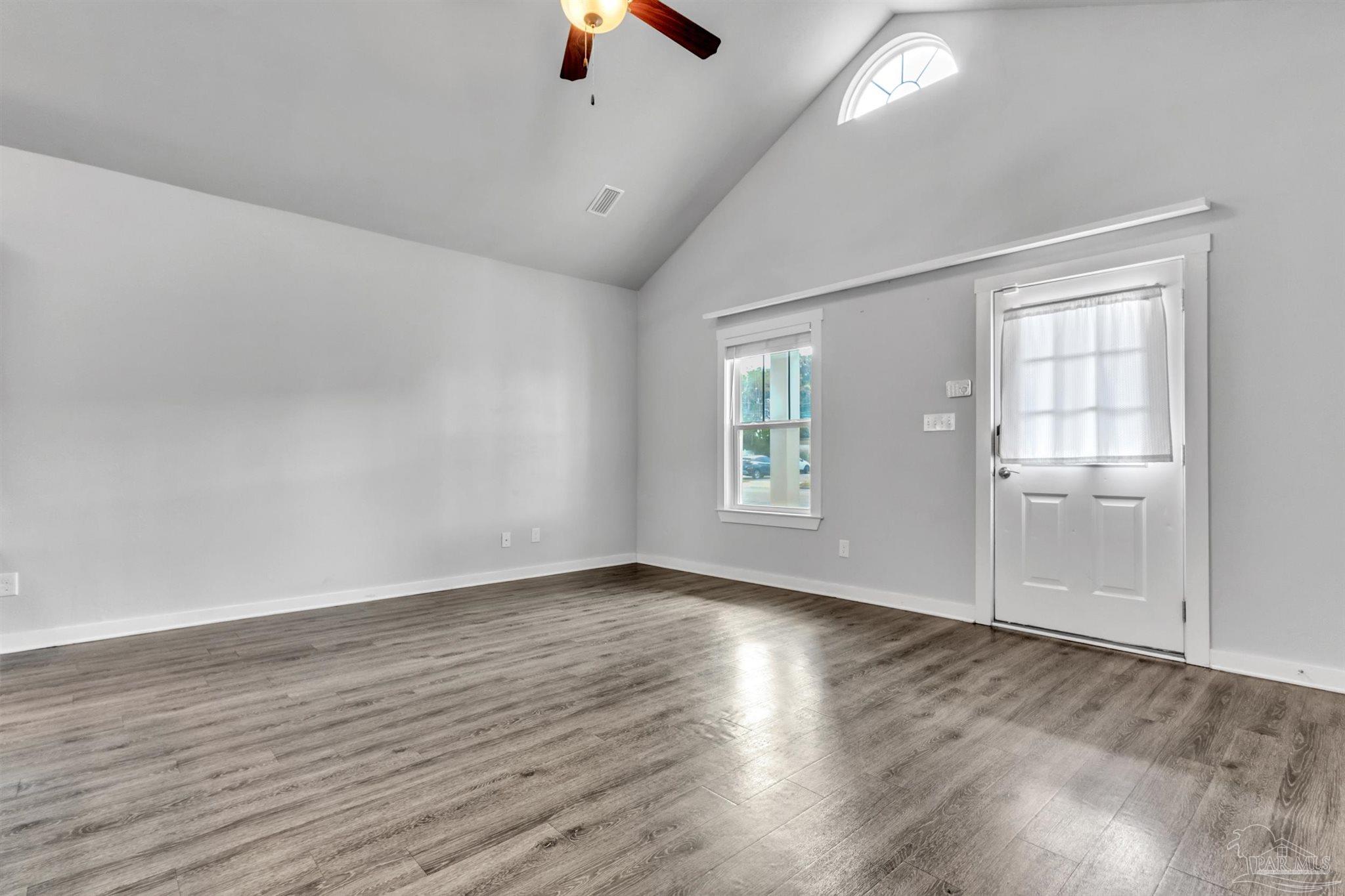 2012 W Government St