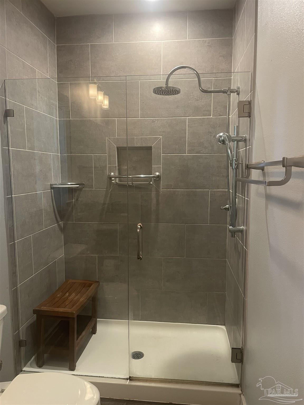 2012 W Government St