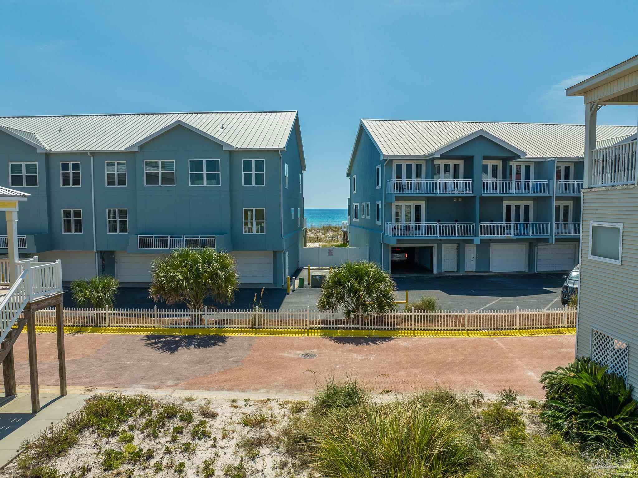 521 Ft Pickens Rd
