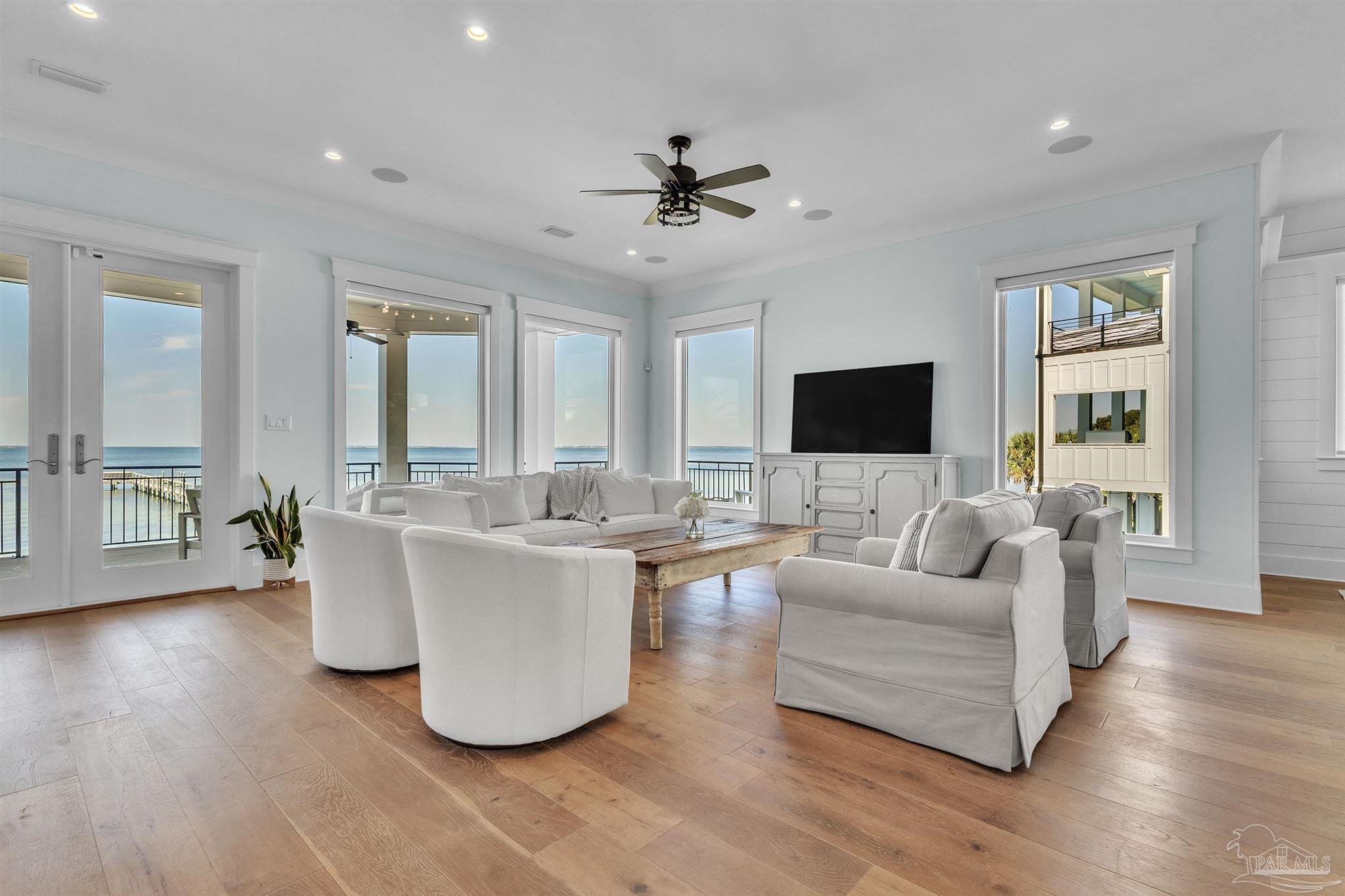 325 Deer Point Dr