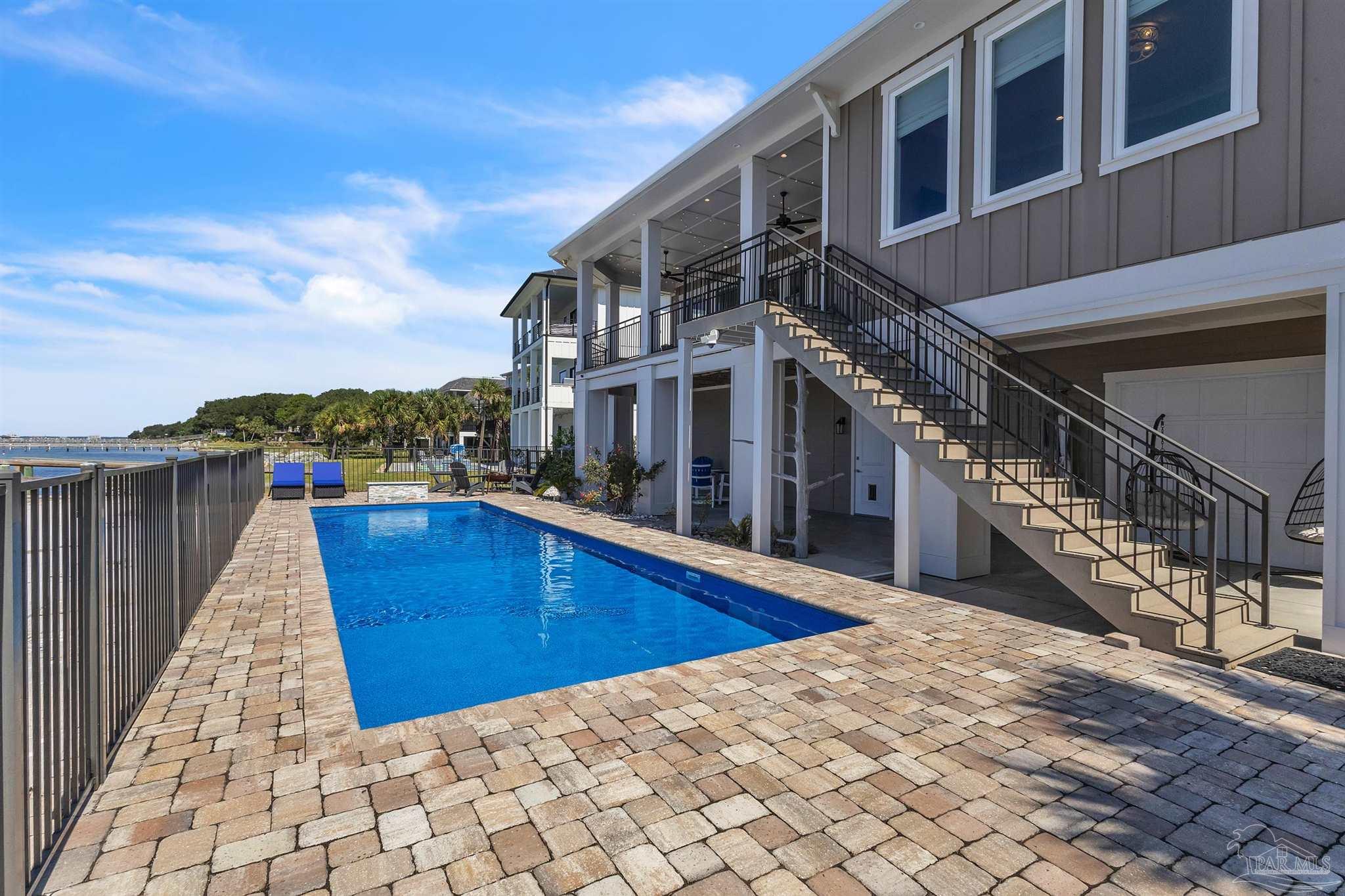 325 Deer Point Dr