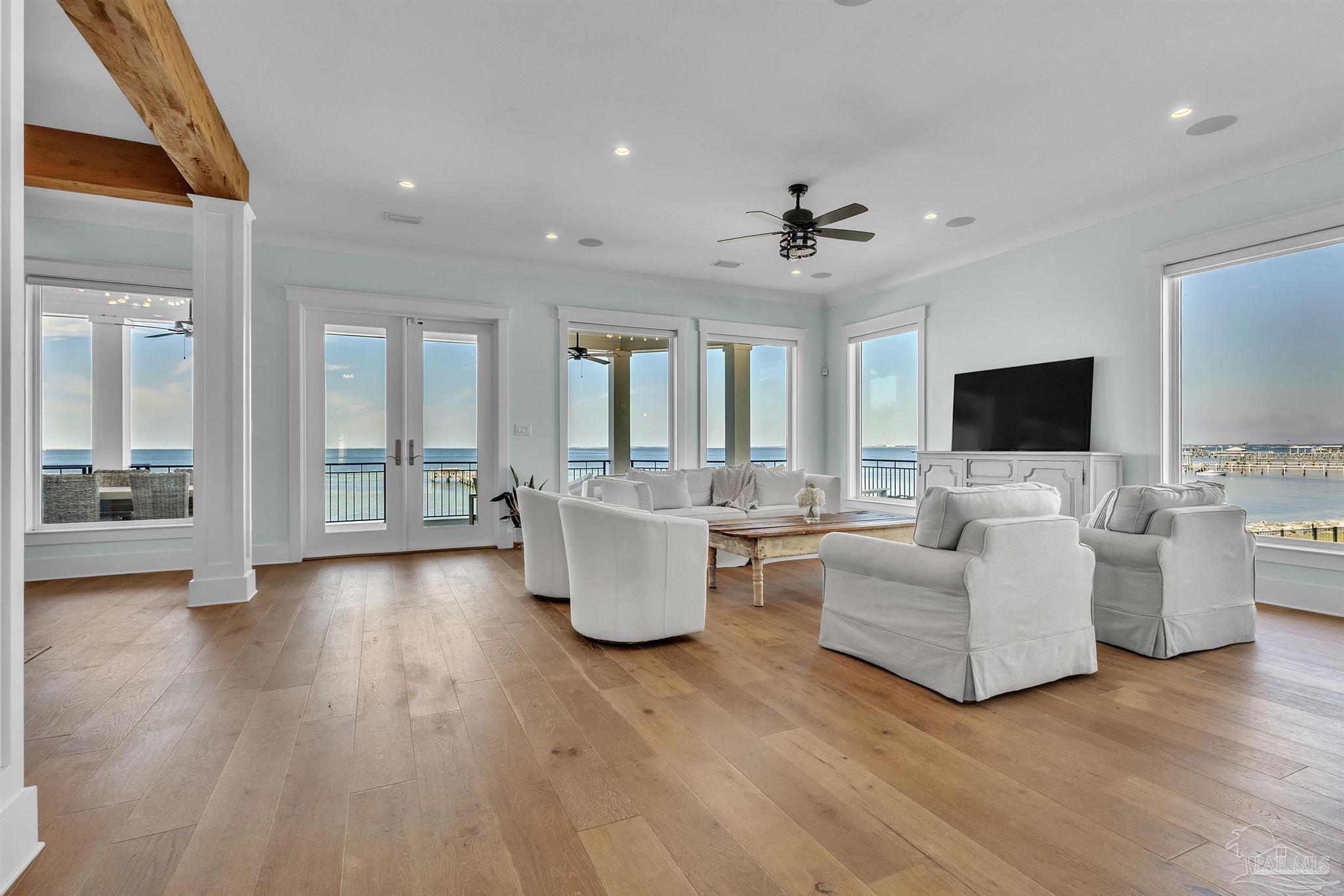 325 Deer Point Dr