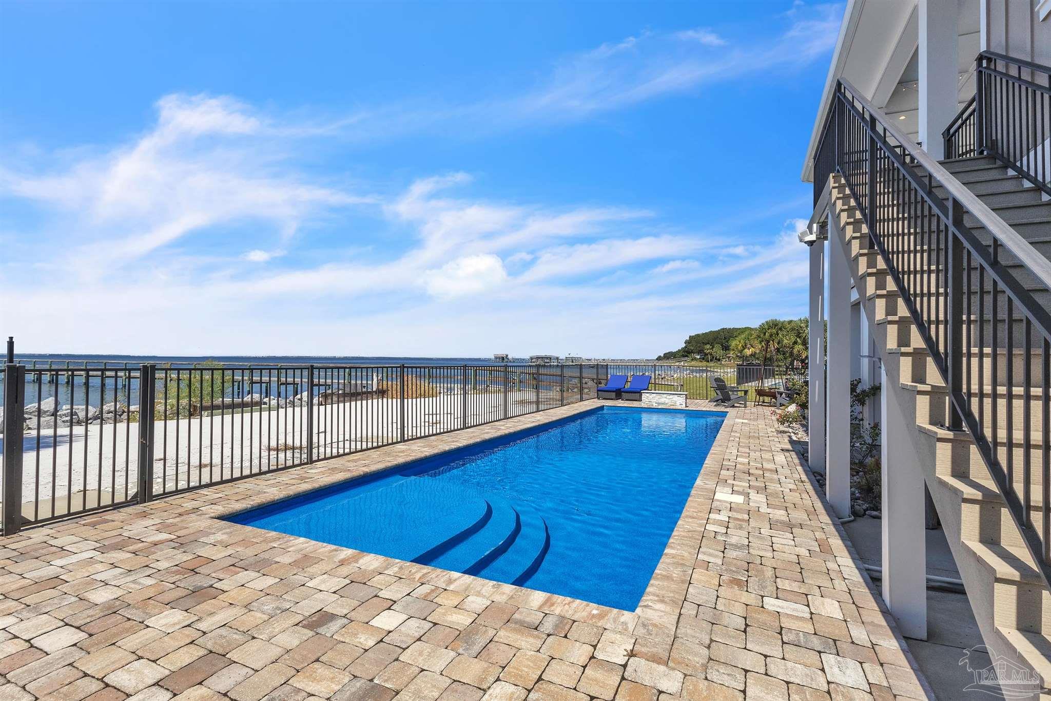 325 Deer Point Dr