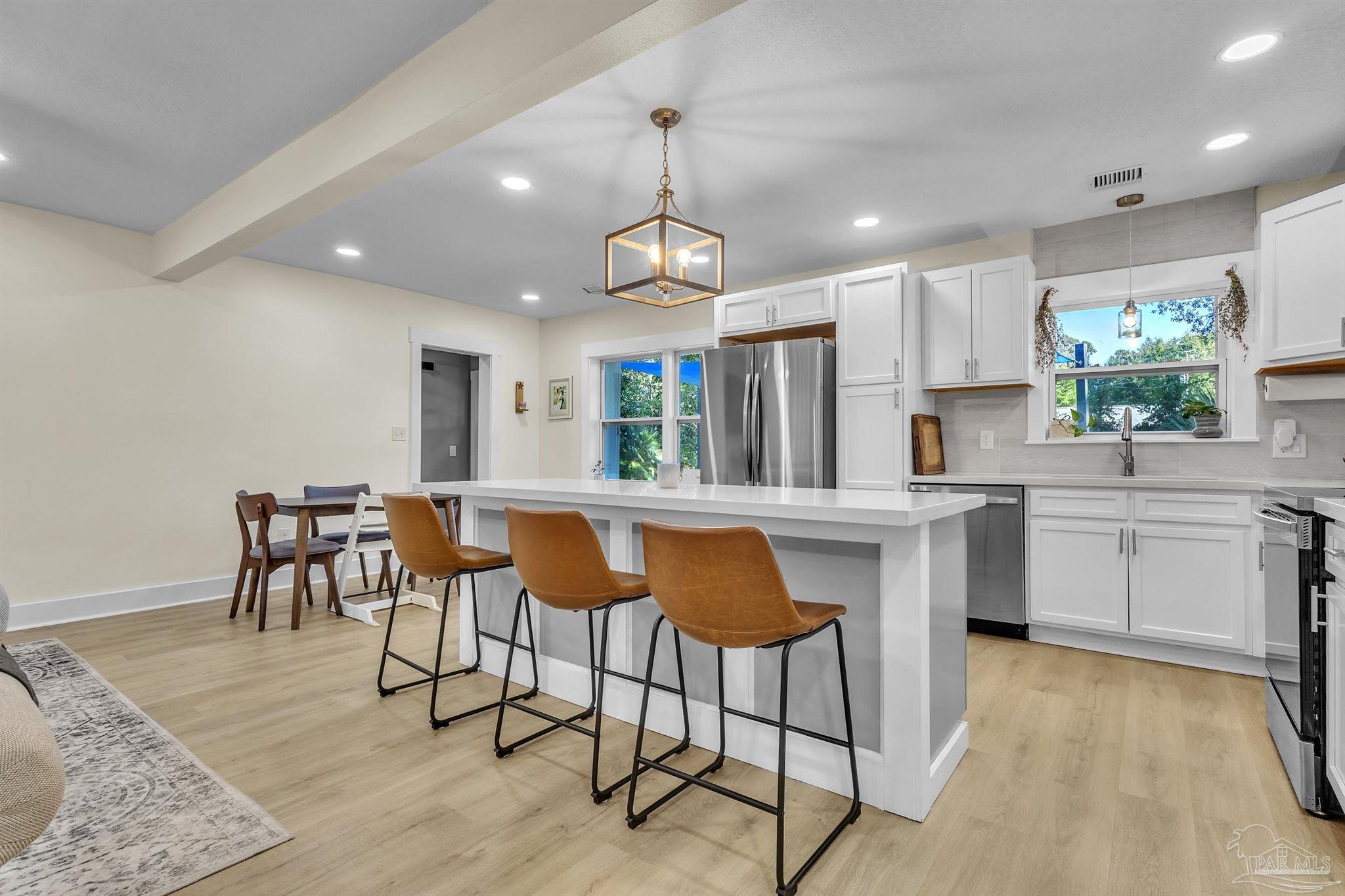 1826 Peyton Dr, Pensacola