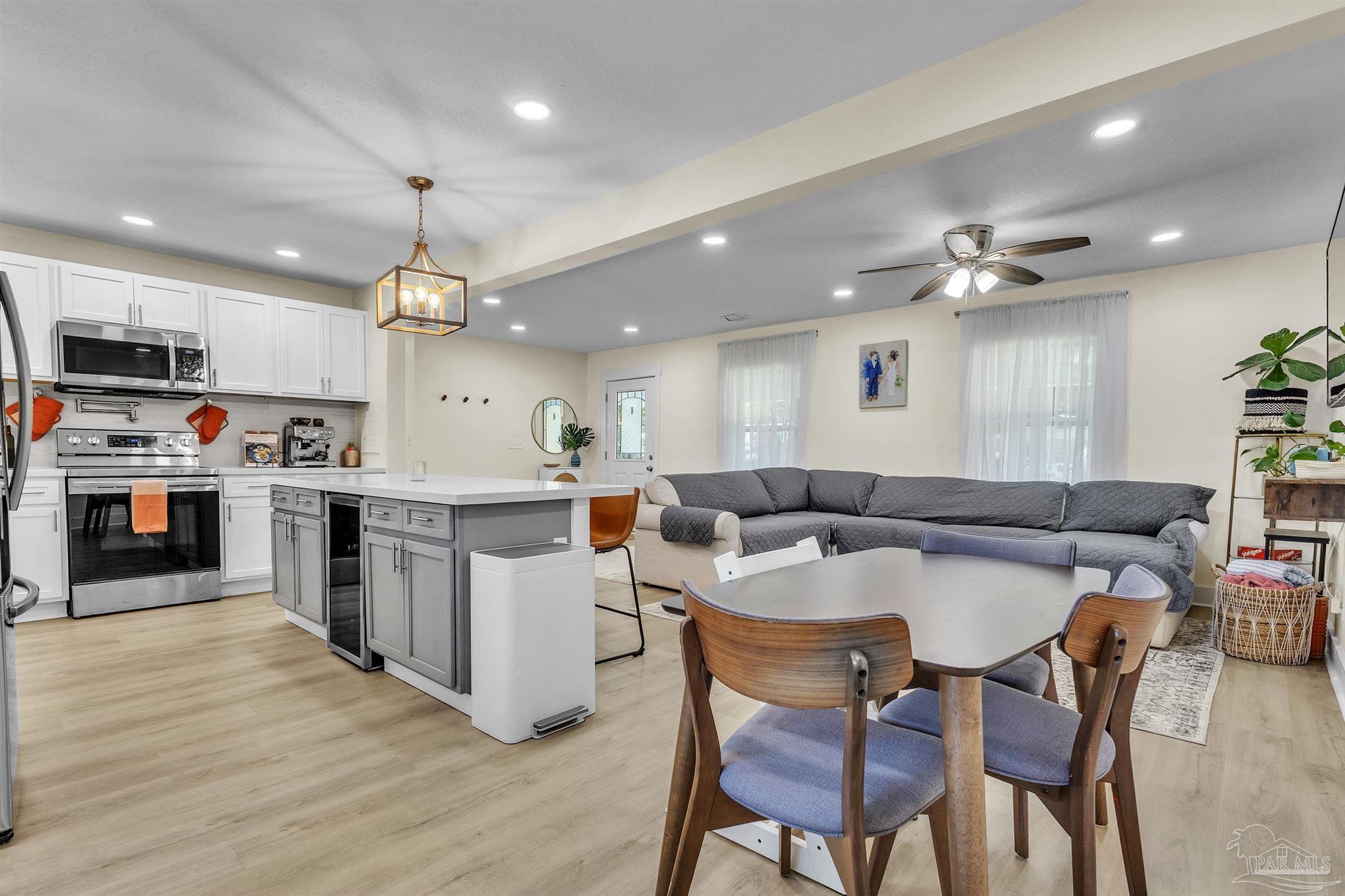 1826 Peyton Dr, Pensacola