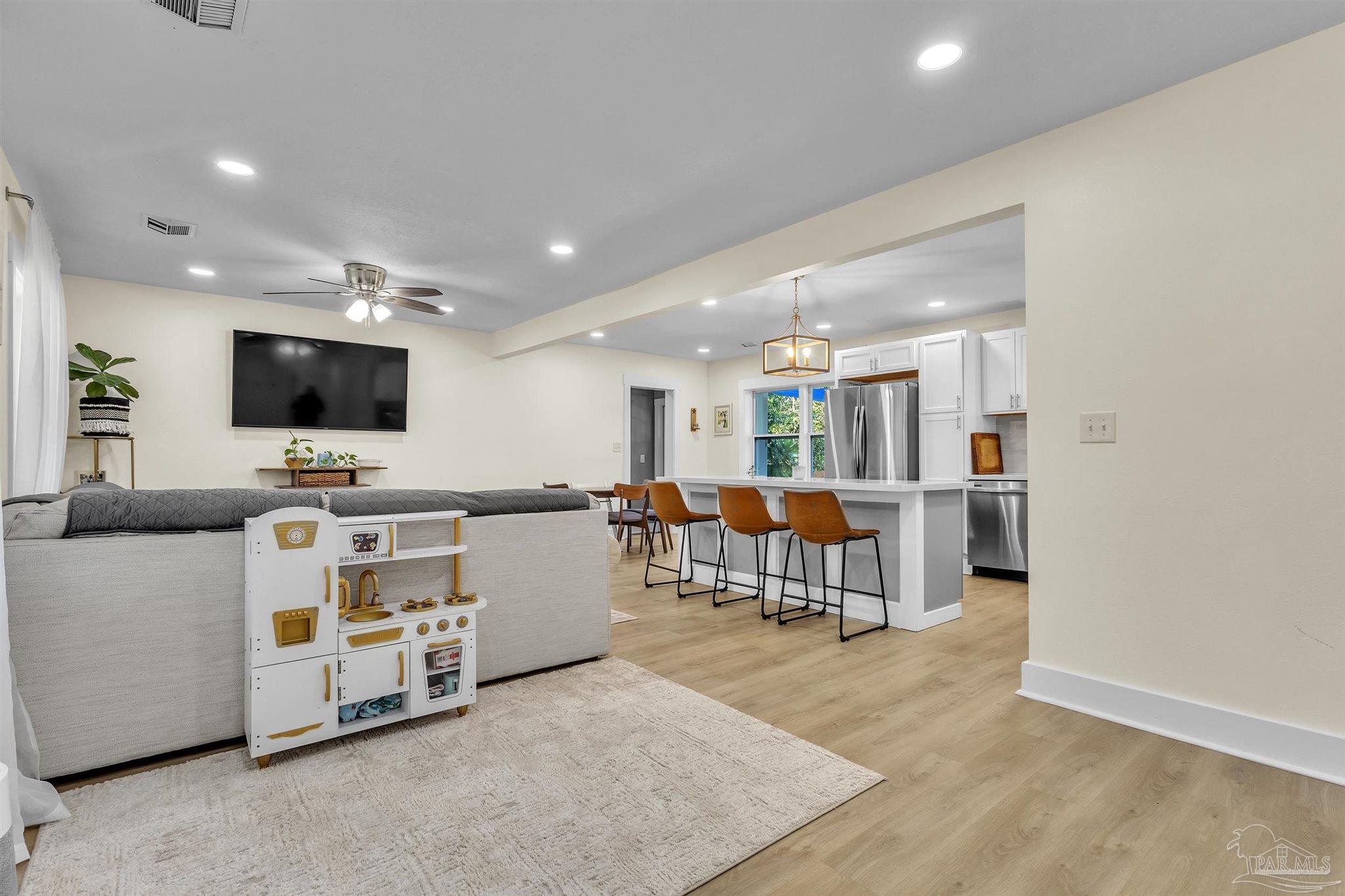 1826 Peyton Dr, Pensacola