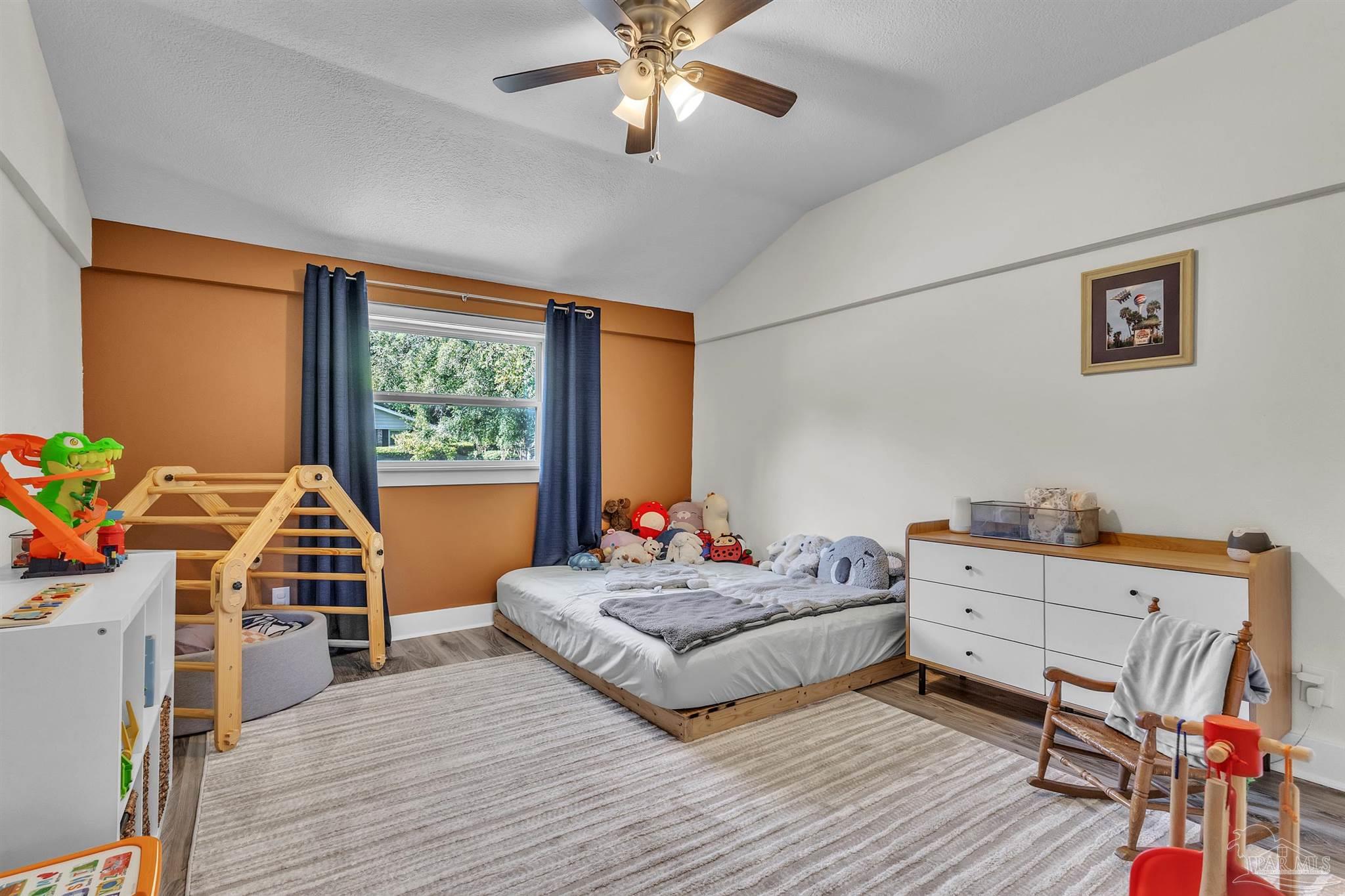 1826 Peyton Dr, Pensacola