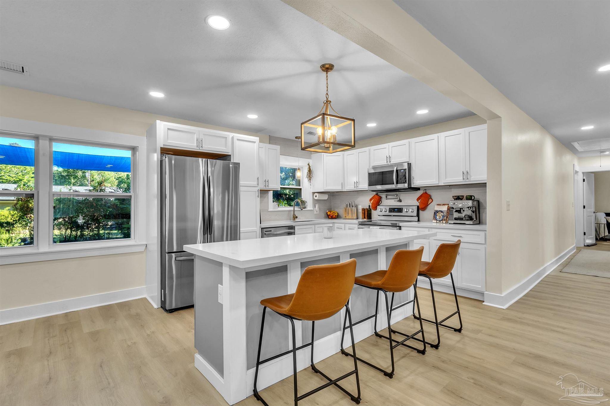 1826 Peyton Dr, Pensacola