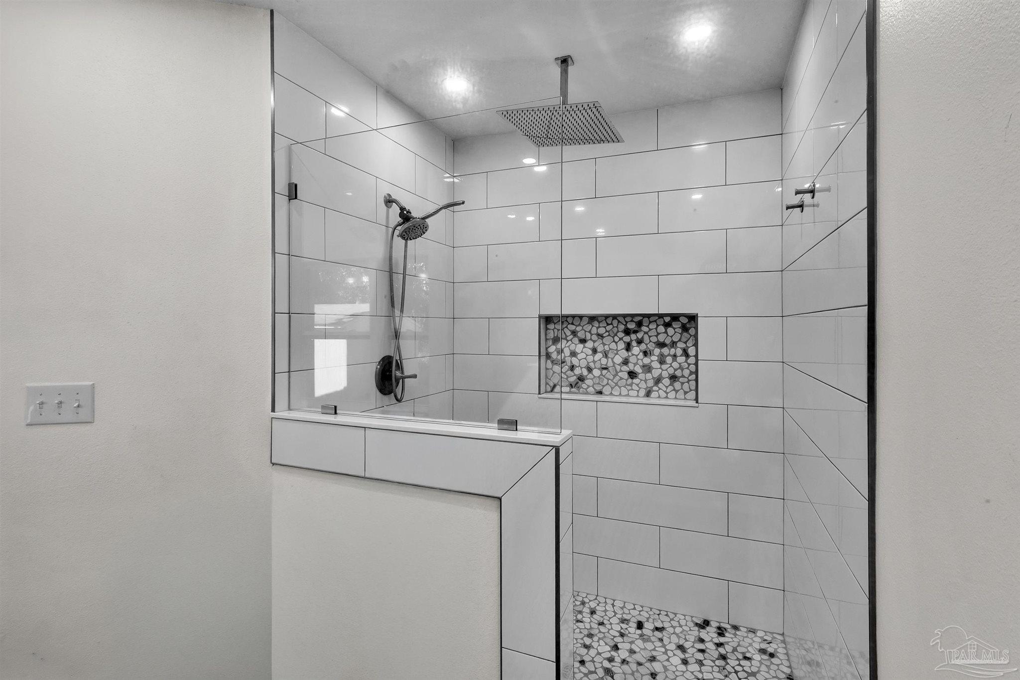 1826 Peyton Dr, Pensacola