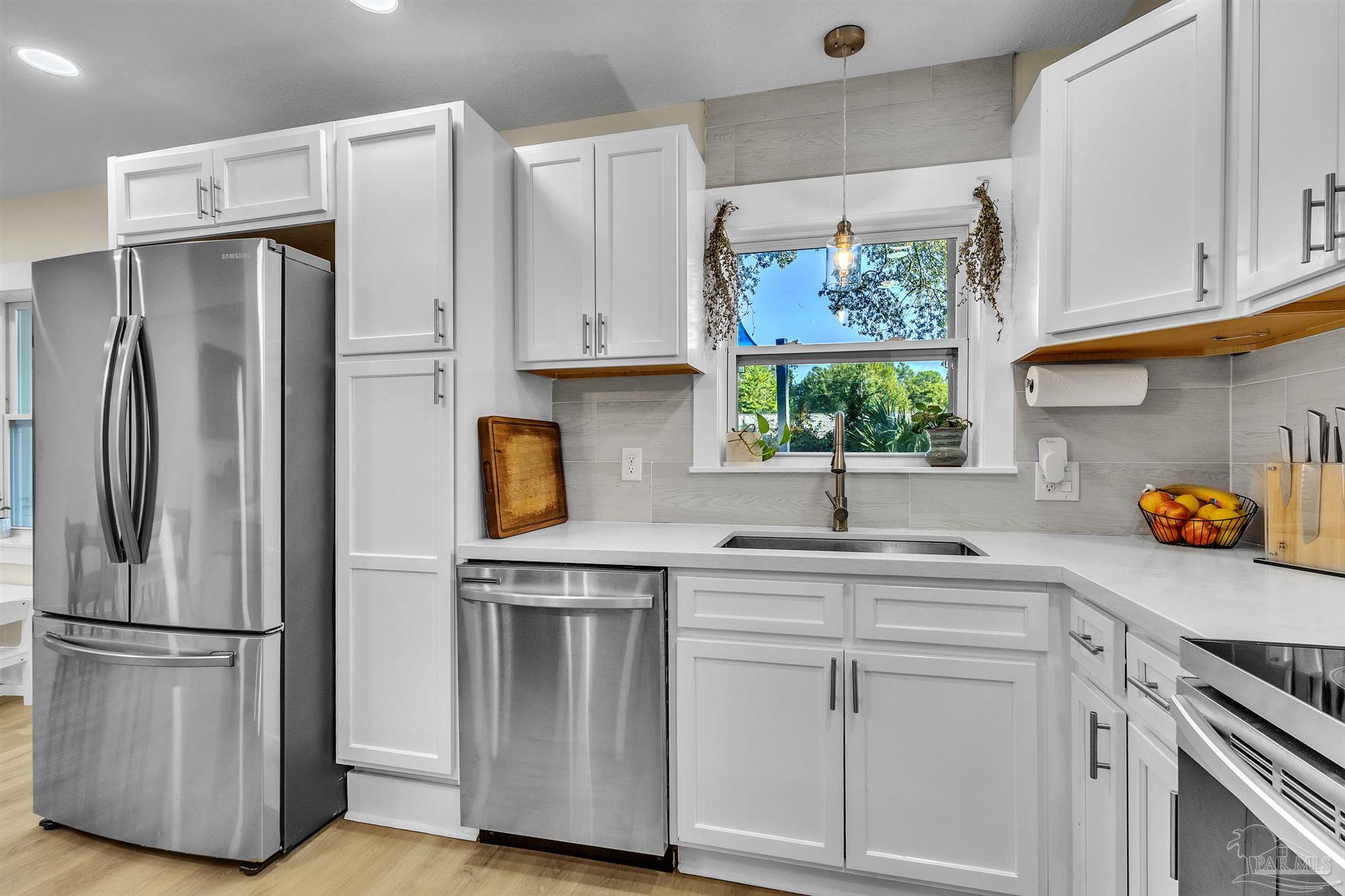 1826 Peyton Dr, Pensacola