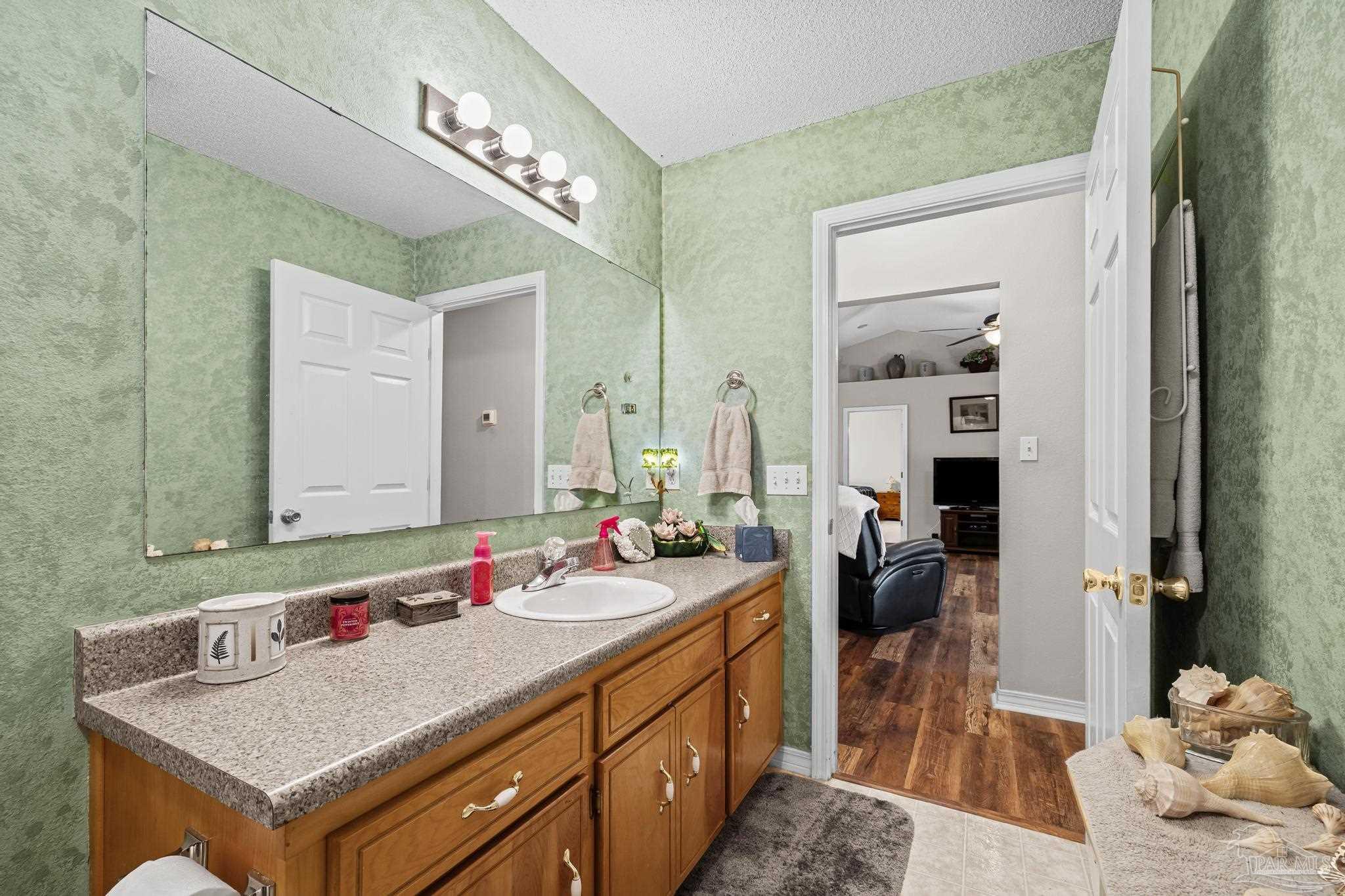 6146 Ashton Woods Cir