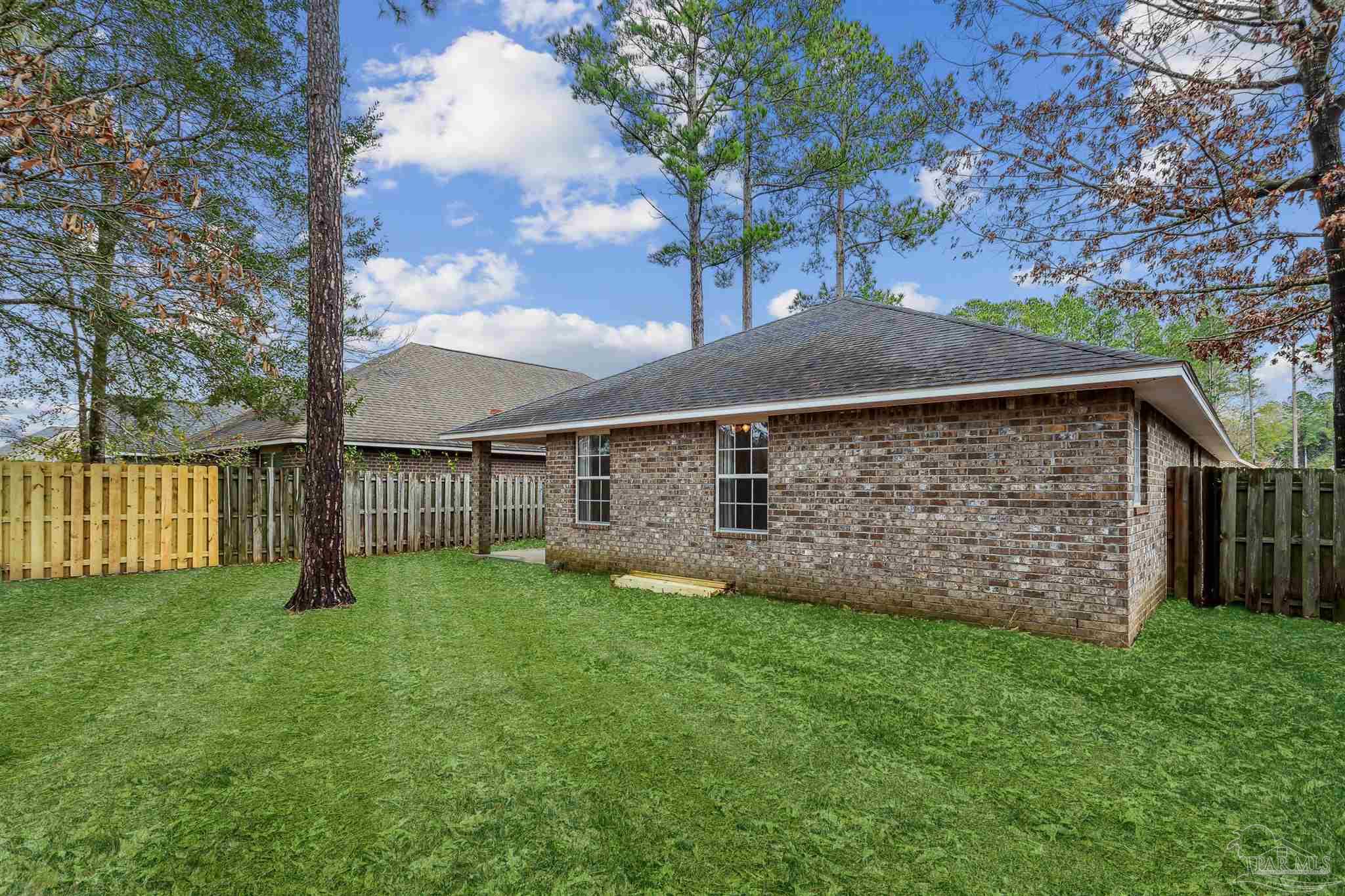 5933 Dunridge Dr