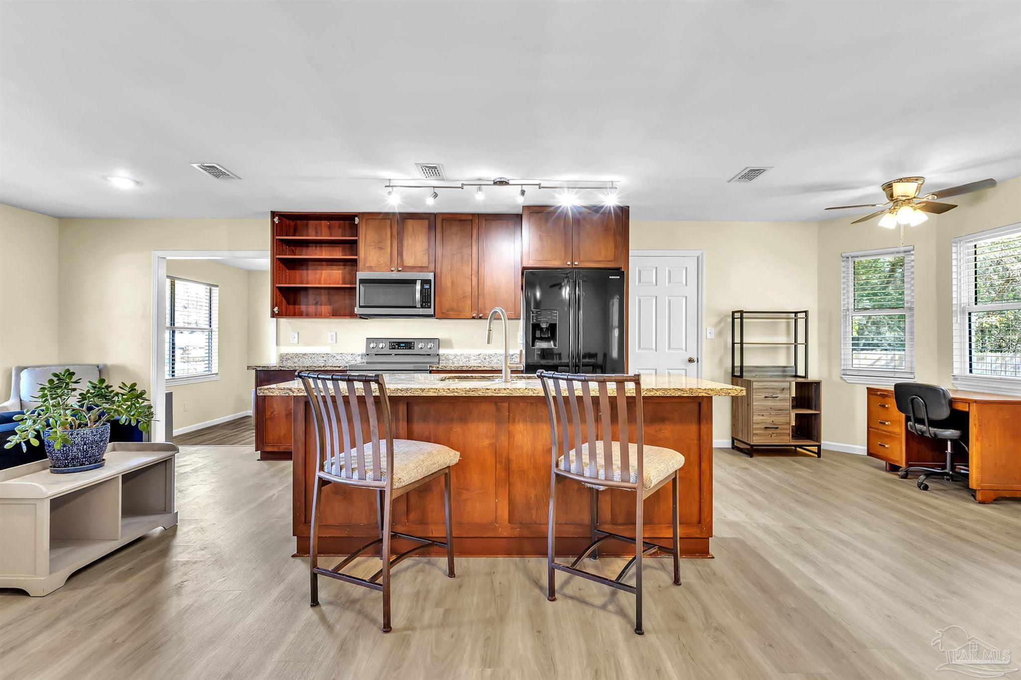 1172 New Haven Dr