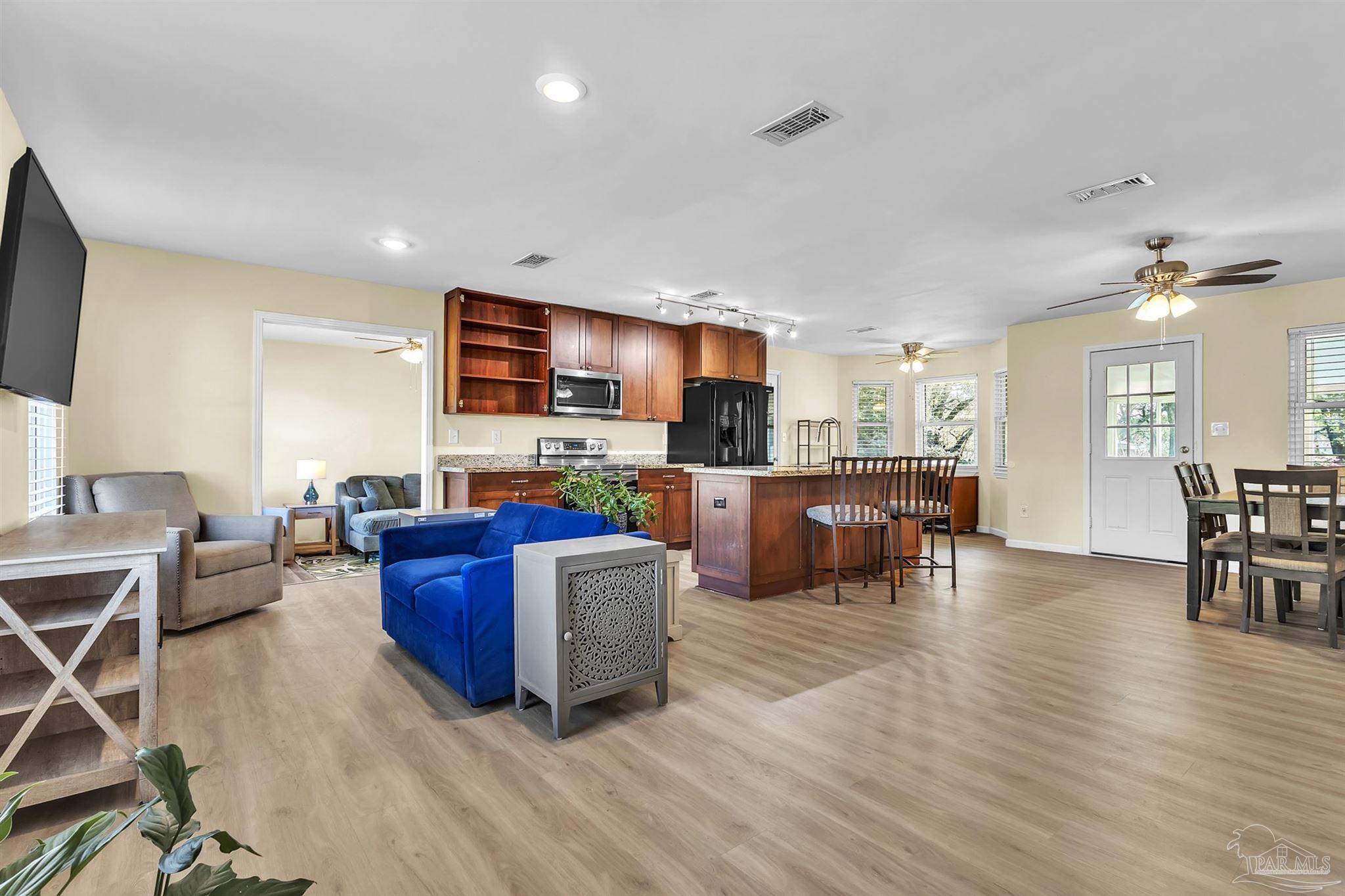 1172 New Haven Dr