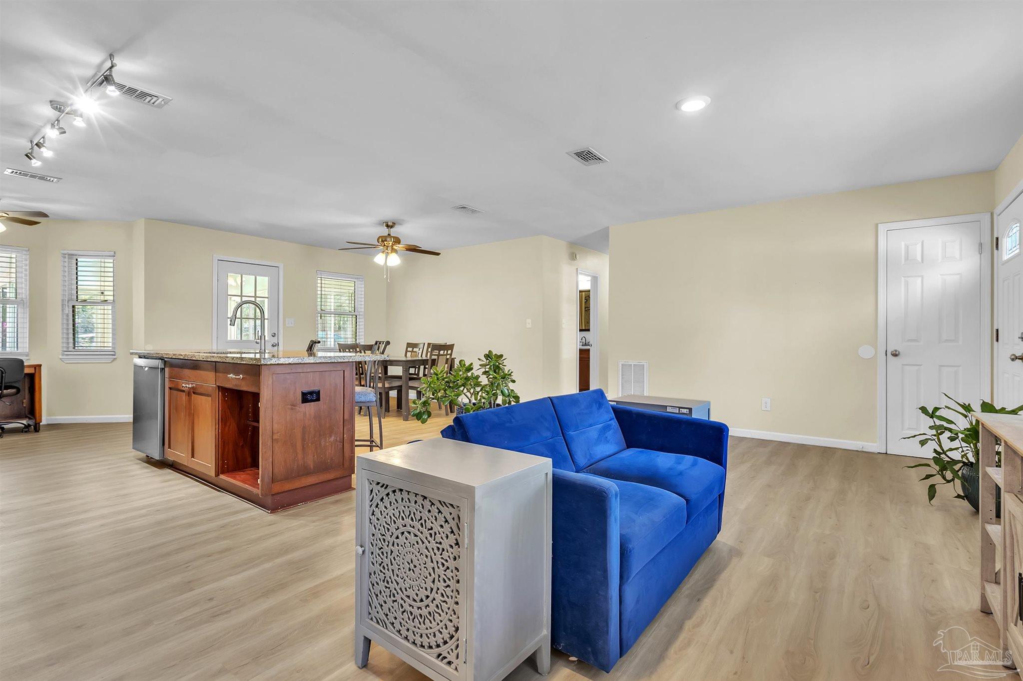 1172 New Haven Dr