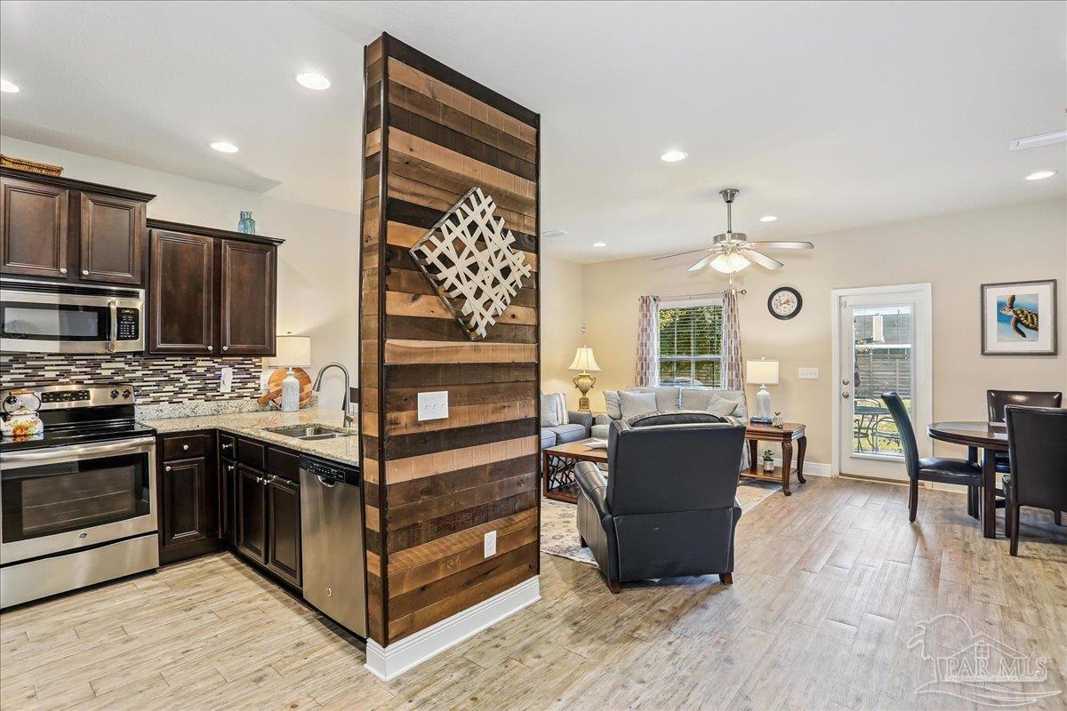 8881 Brown Pelican Cir