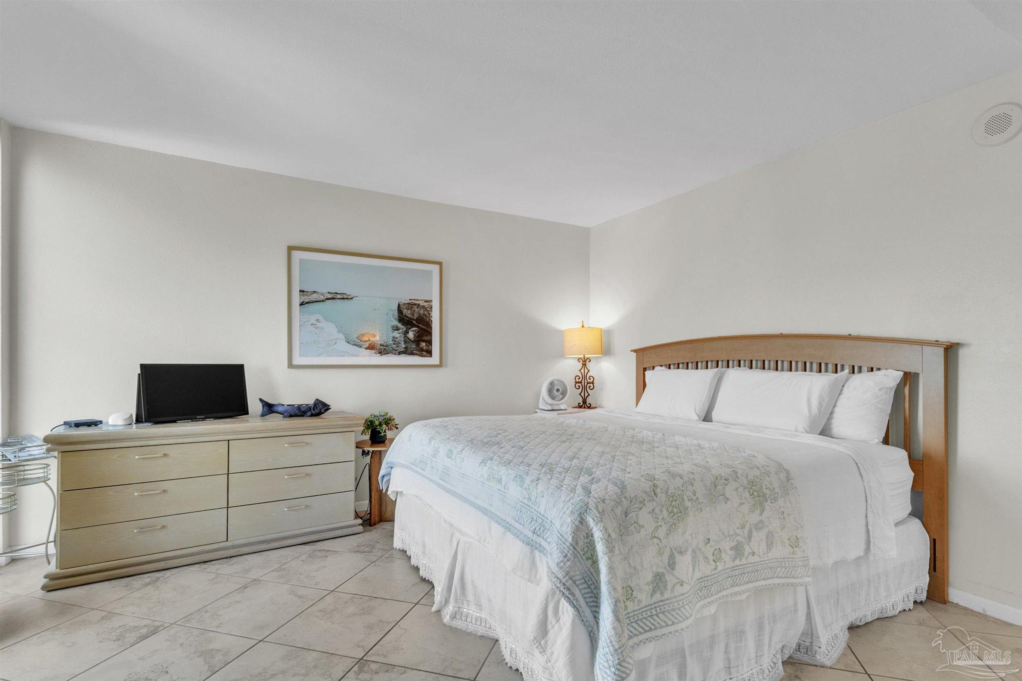 330 Ft Pickens Rd # 7B