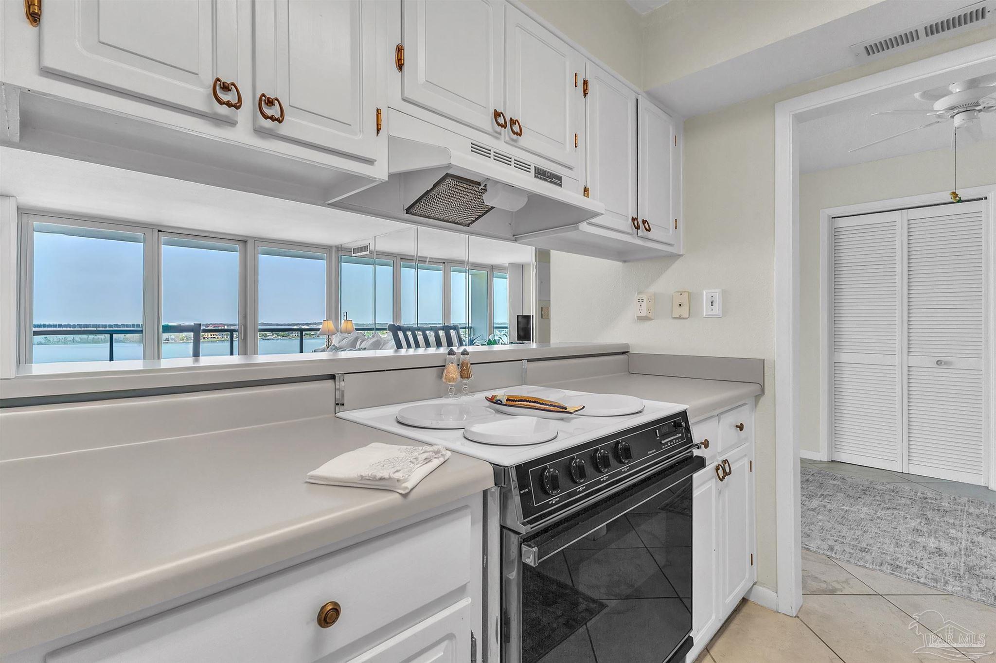 330 Ft Pickens Rd # 7B