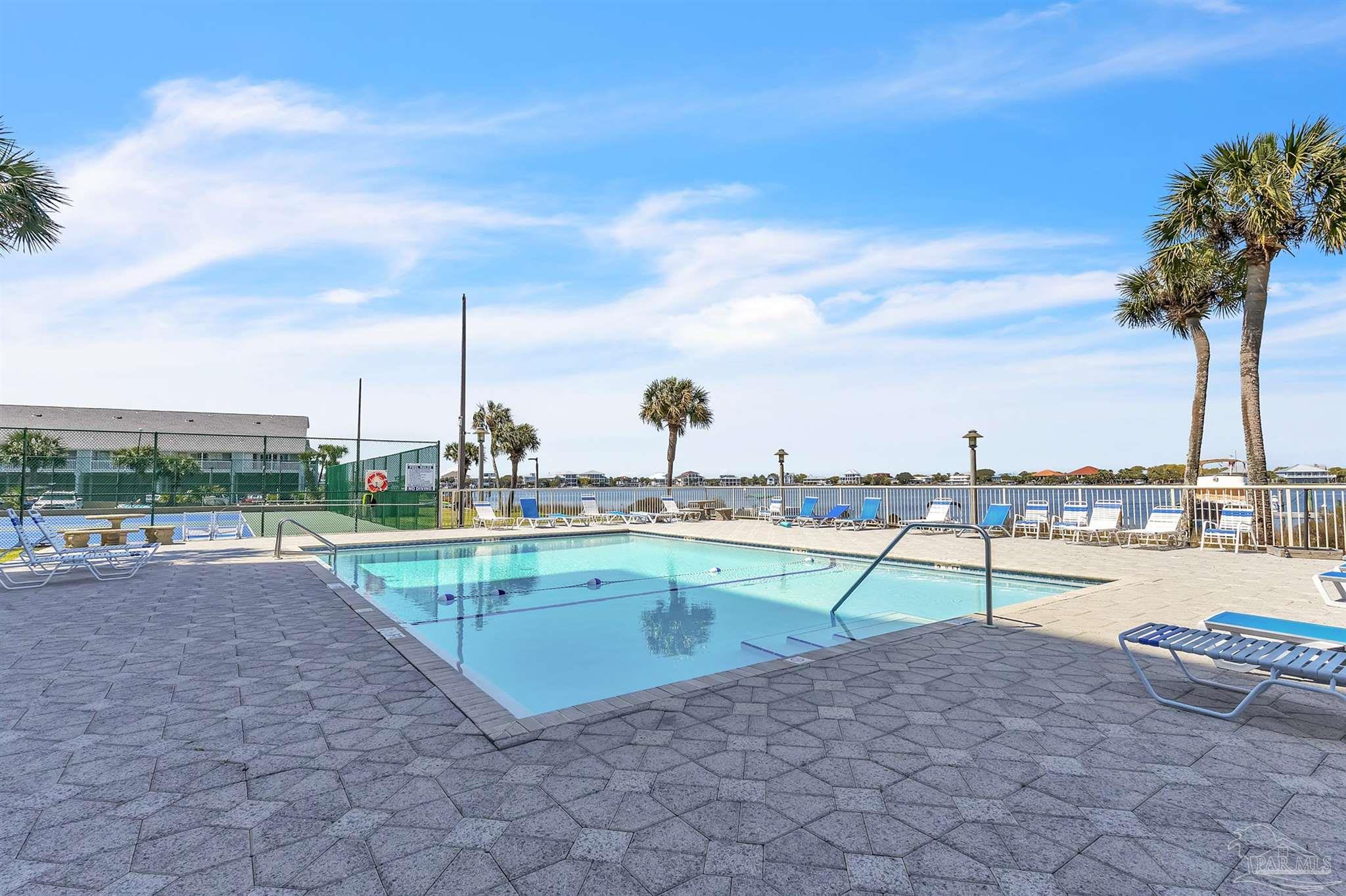 330 Ft Pickens Rd # 7B