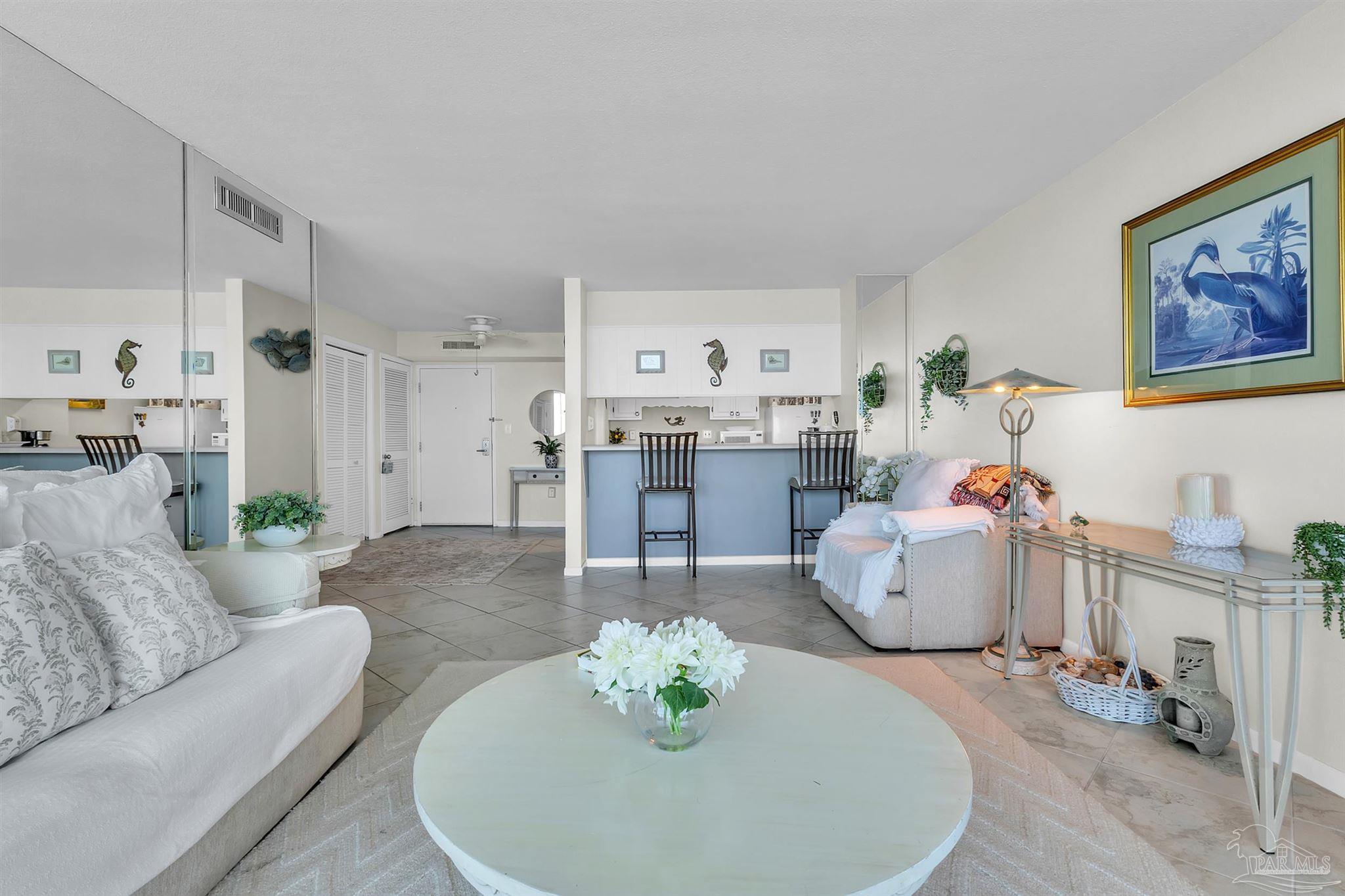 330 Ft Pickens Rd # 7B