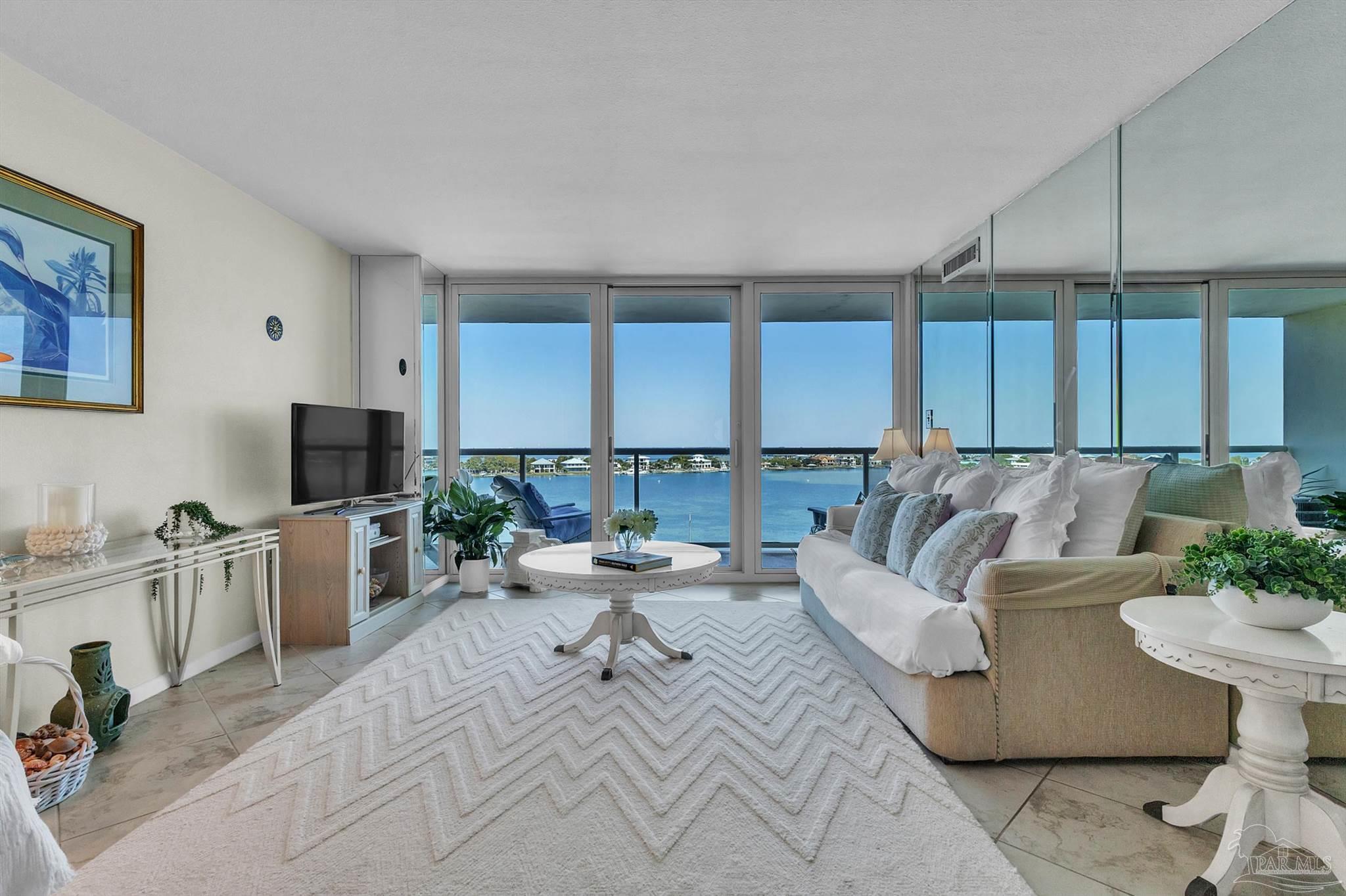 330 Ft Pickens Rd # 7B