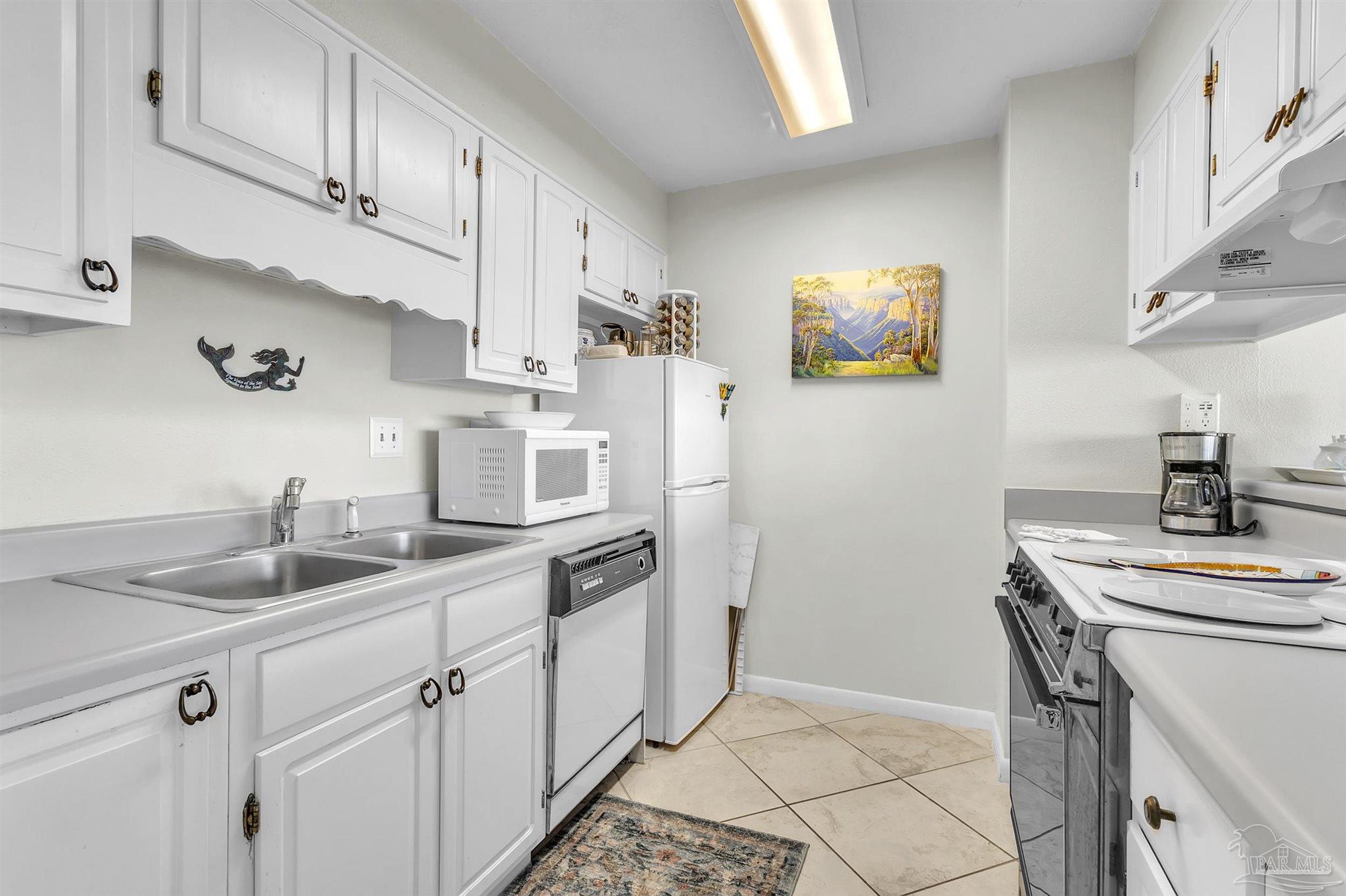 330 Ft Pickens Rd # 7B