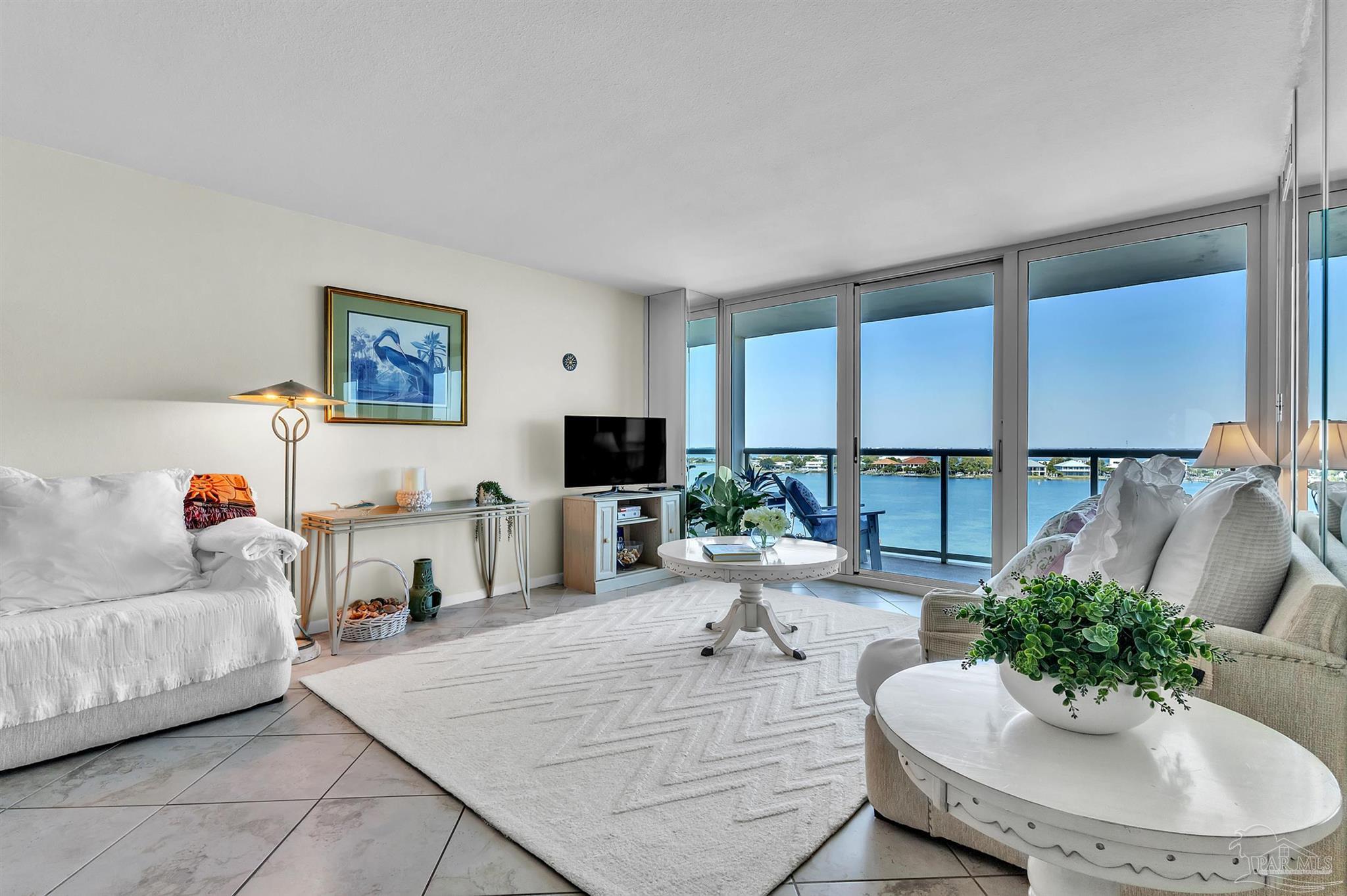 330 Ft Pickens Rd # 7B