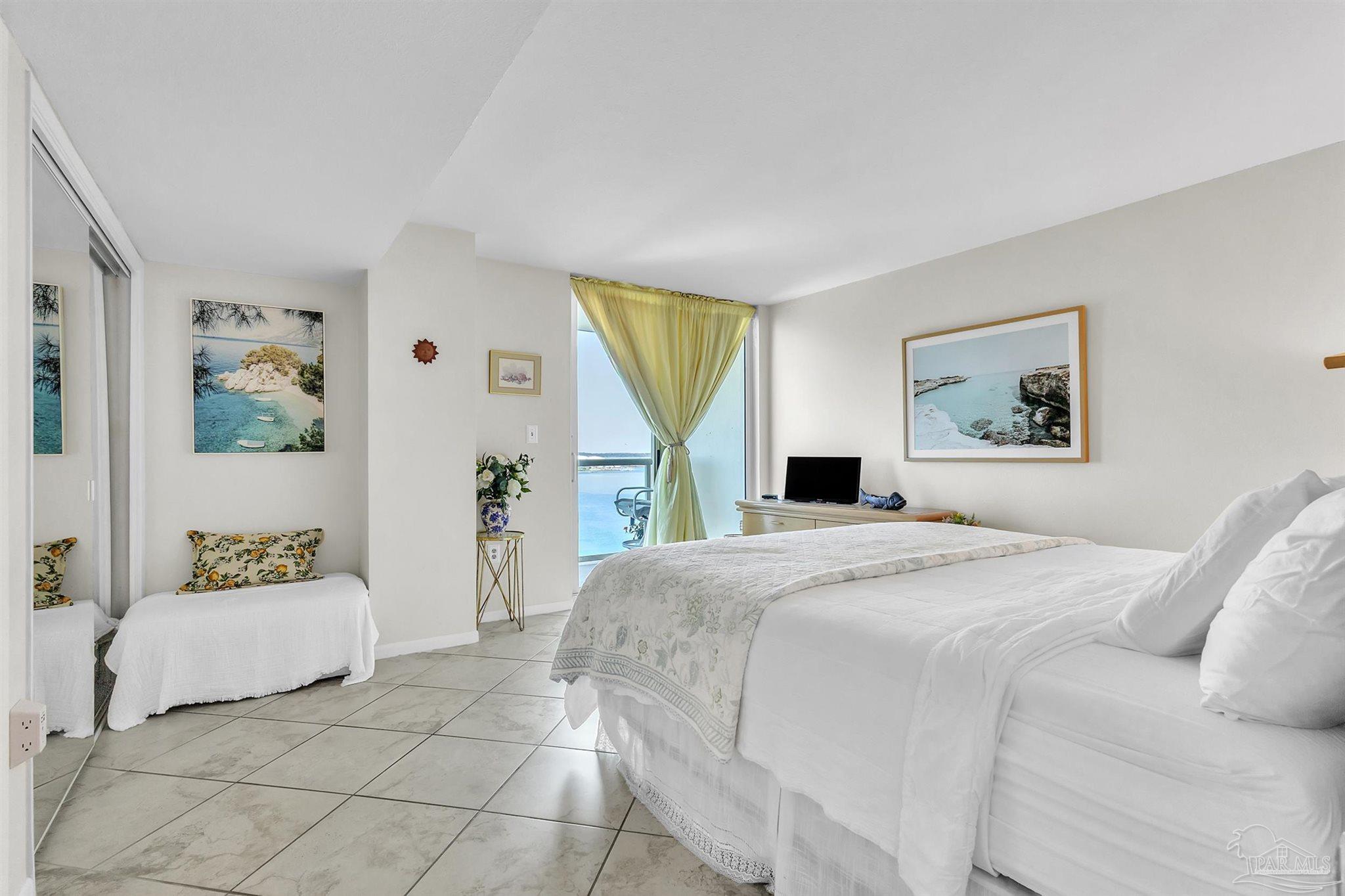 330 Ft Pickens Rd # 7B