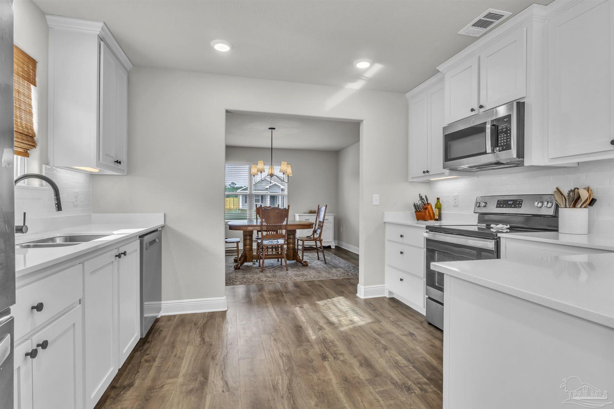 9733 Angel Oak Dr