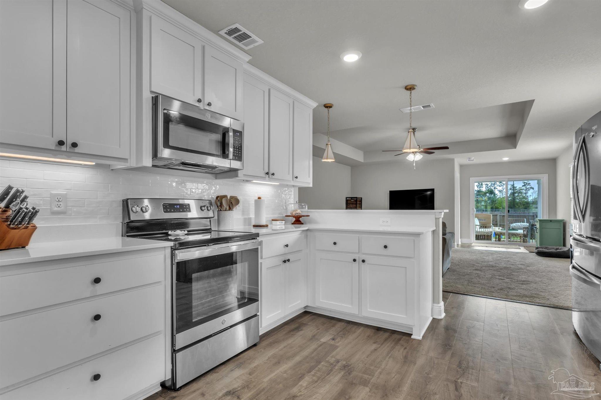 9733 Angel Oak Dr