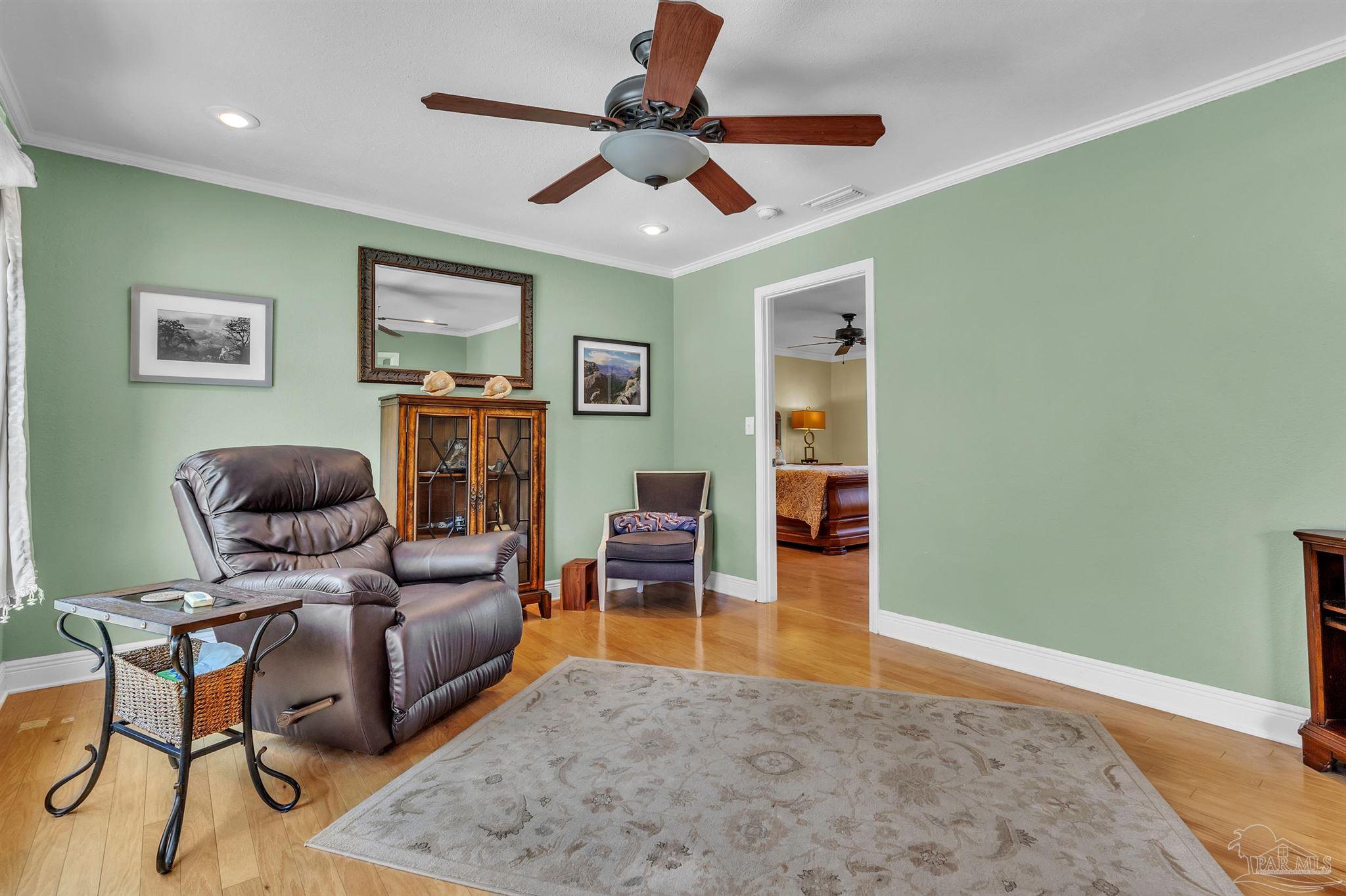 209 Shoreline Dr