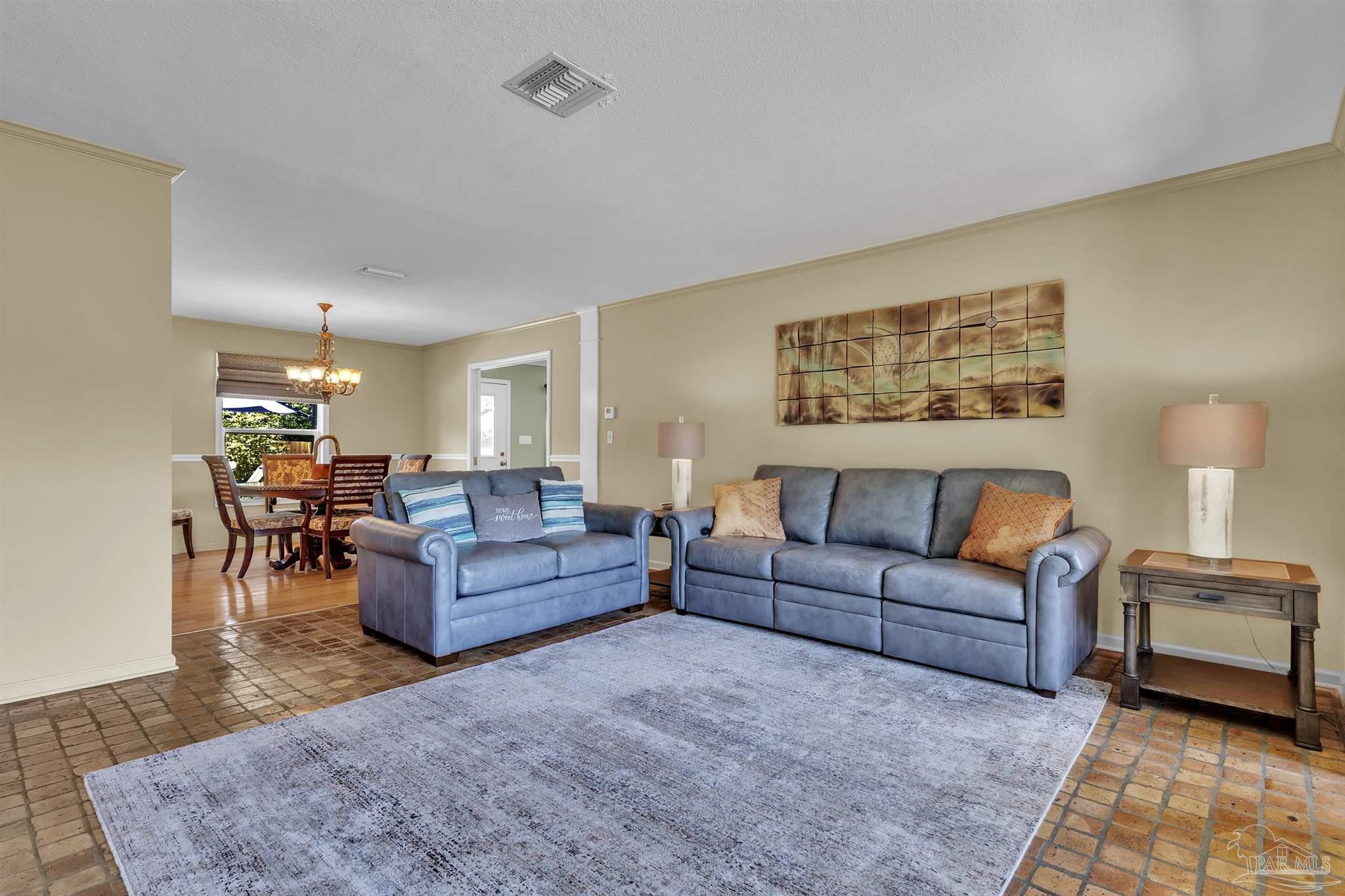 209 Shoreline Dr