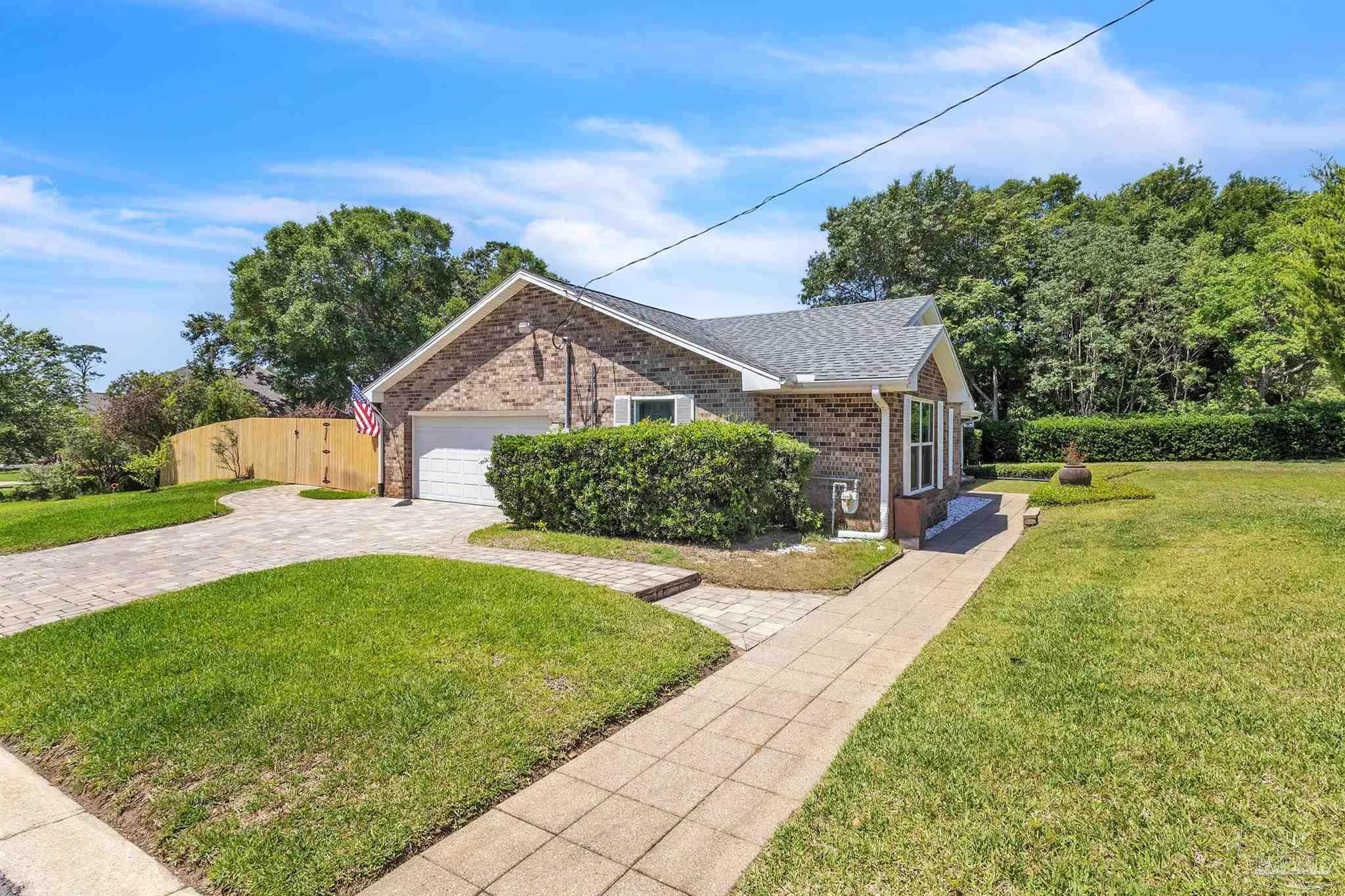 209 Shoreline Dr