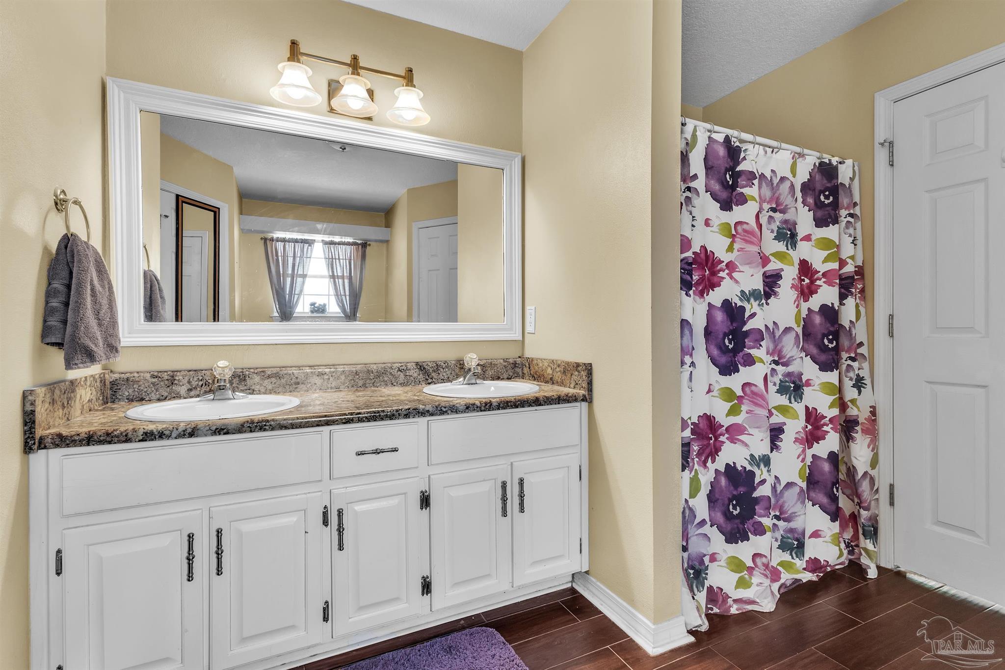 4321 Ridgeland Dr