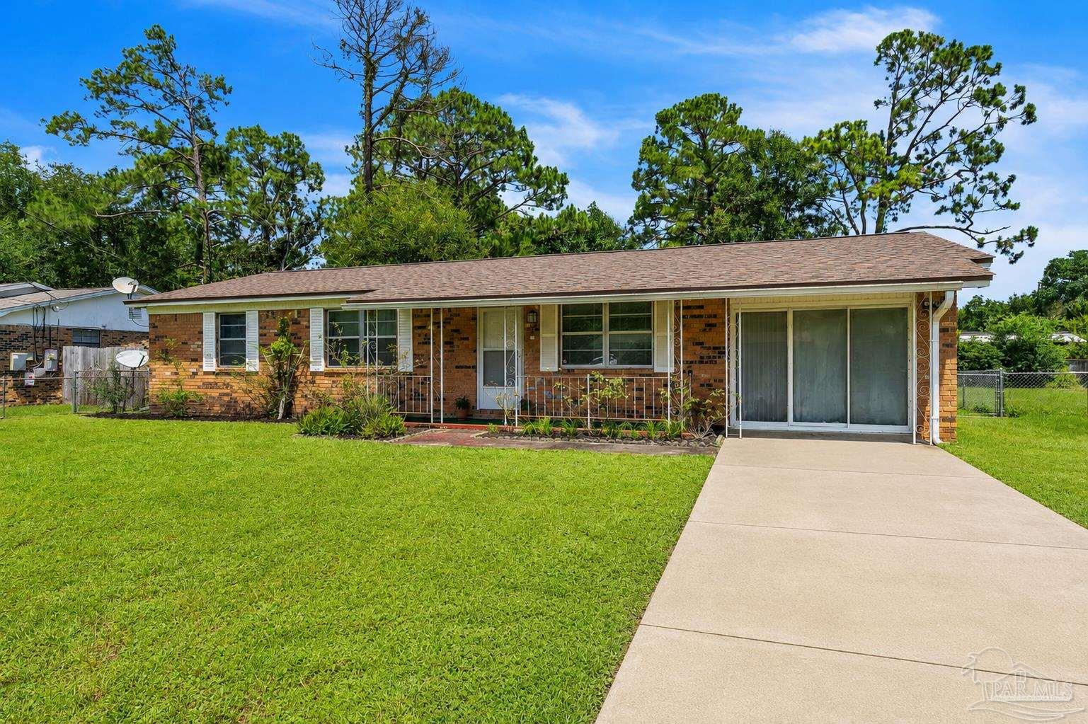 910 Bartow Ave